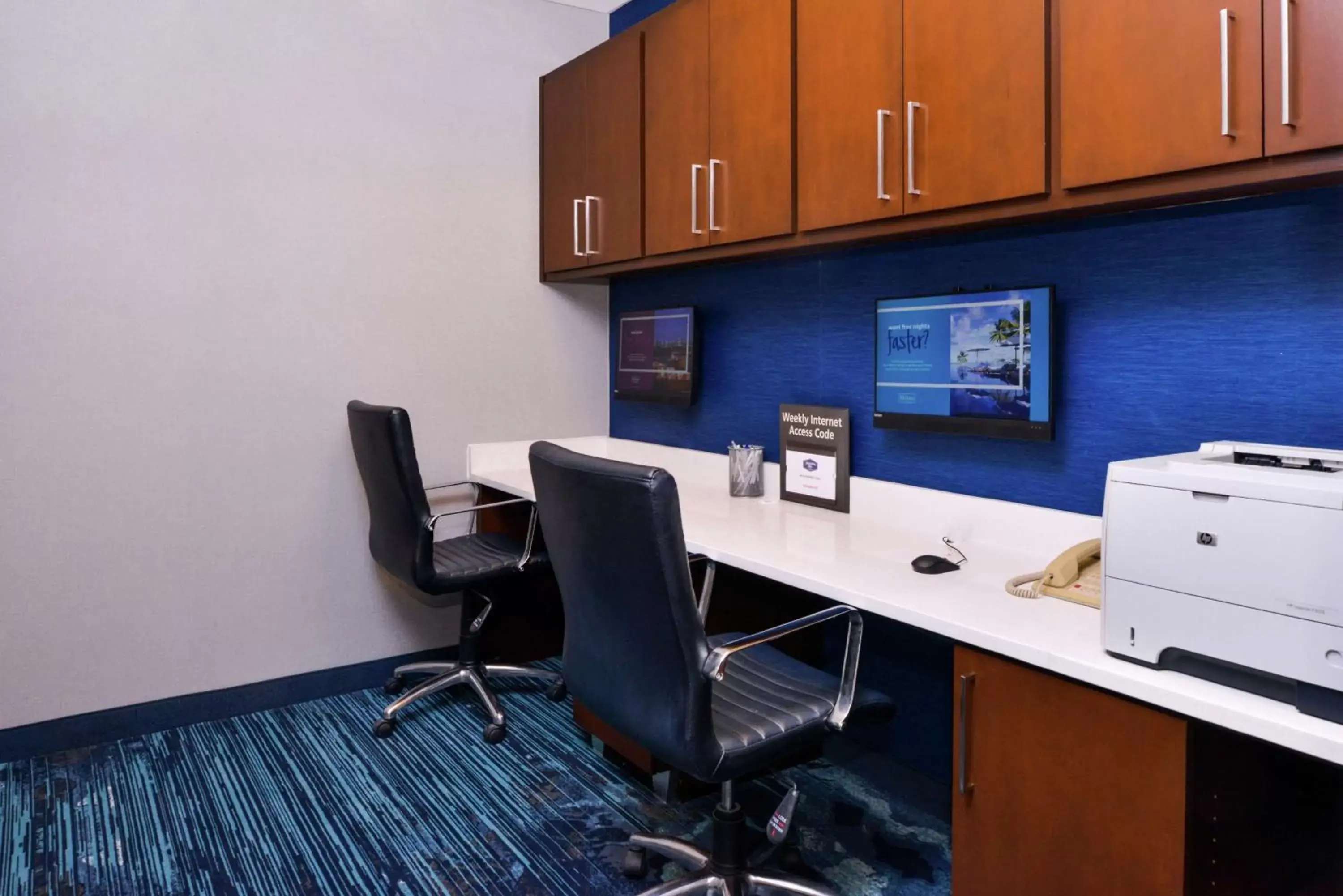 Business facilities in Hampton Inn & Suites Legacy Park-Frisco