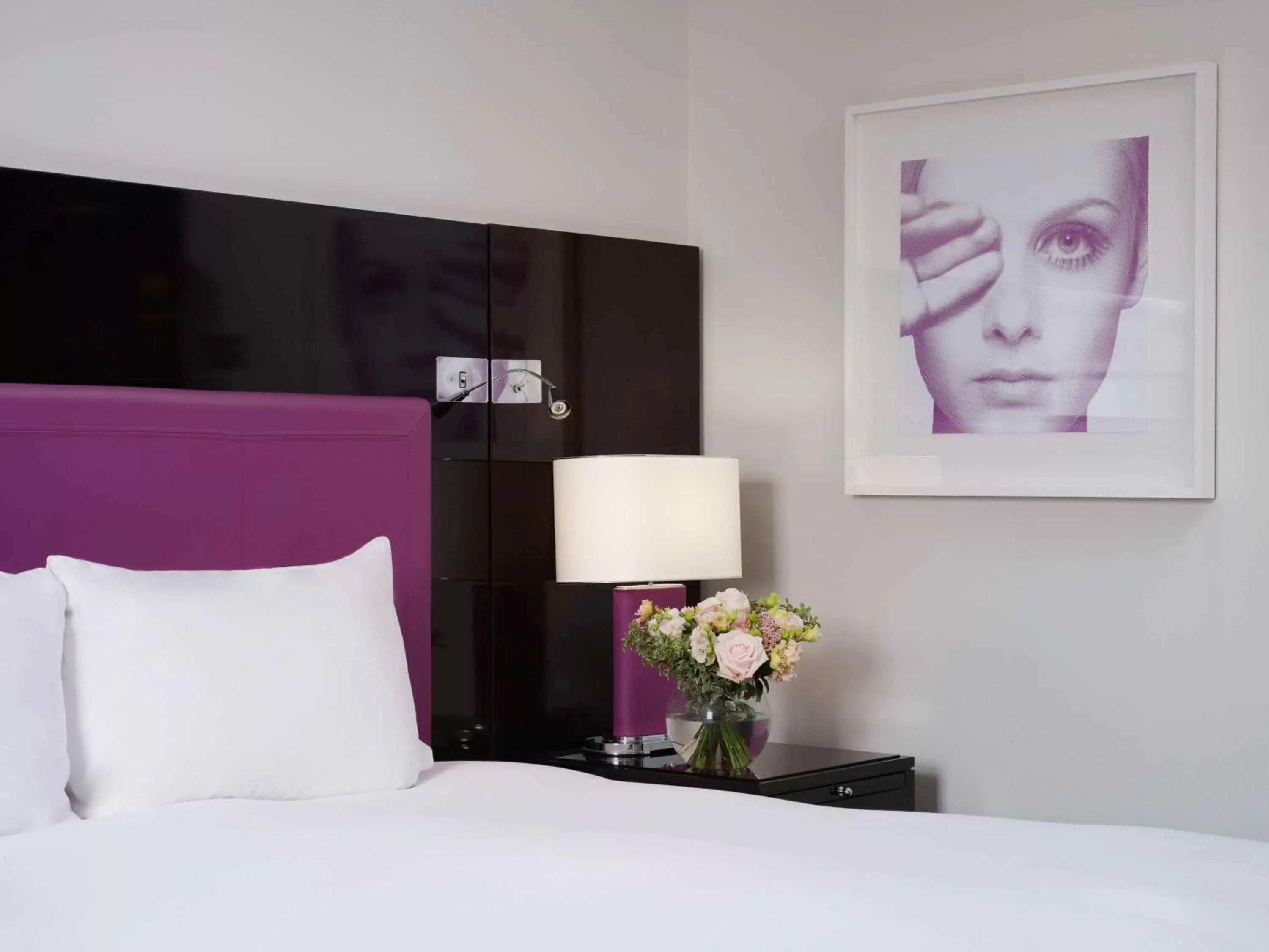 Bedroom, Bed in Sofitel London St James