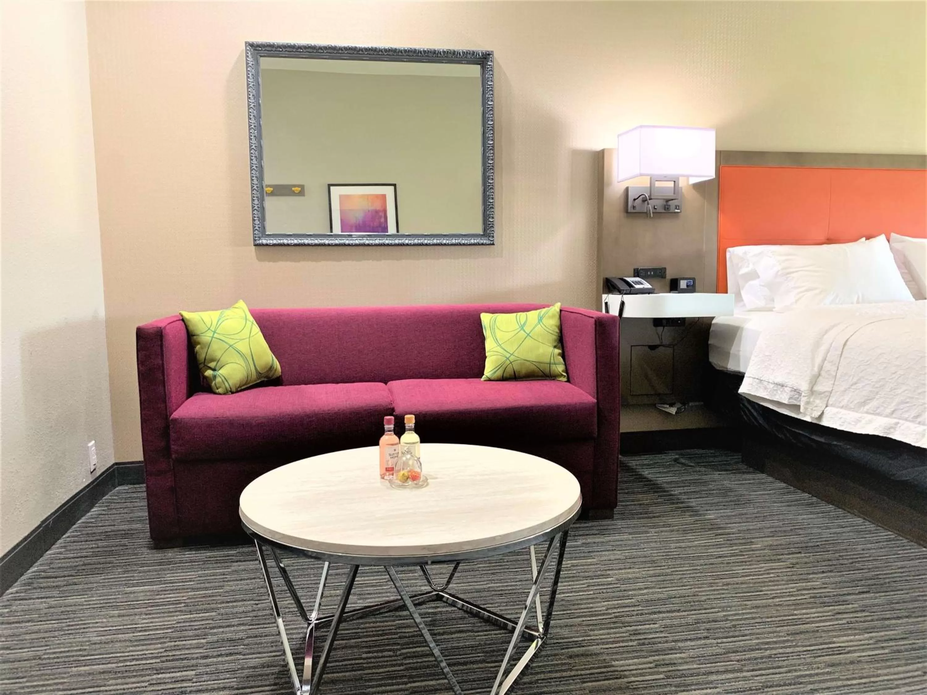 Living room, Bed in Hampton Inn Fort Stockton