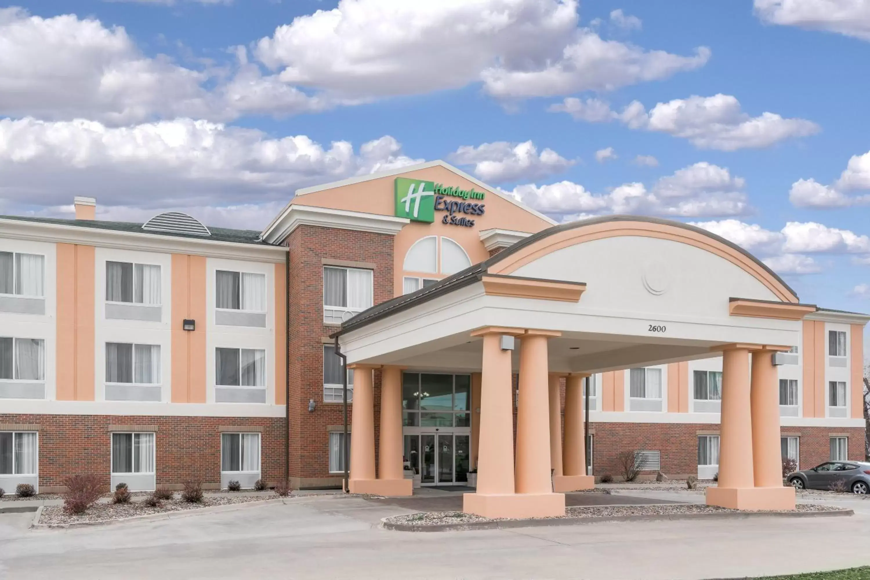 Property Building in Holiday Inn Express Hotel & Suites Ames, an IHG Hotel