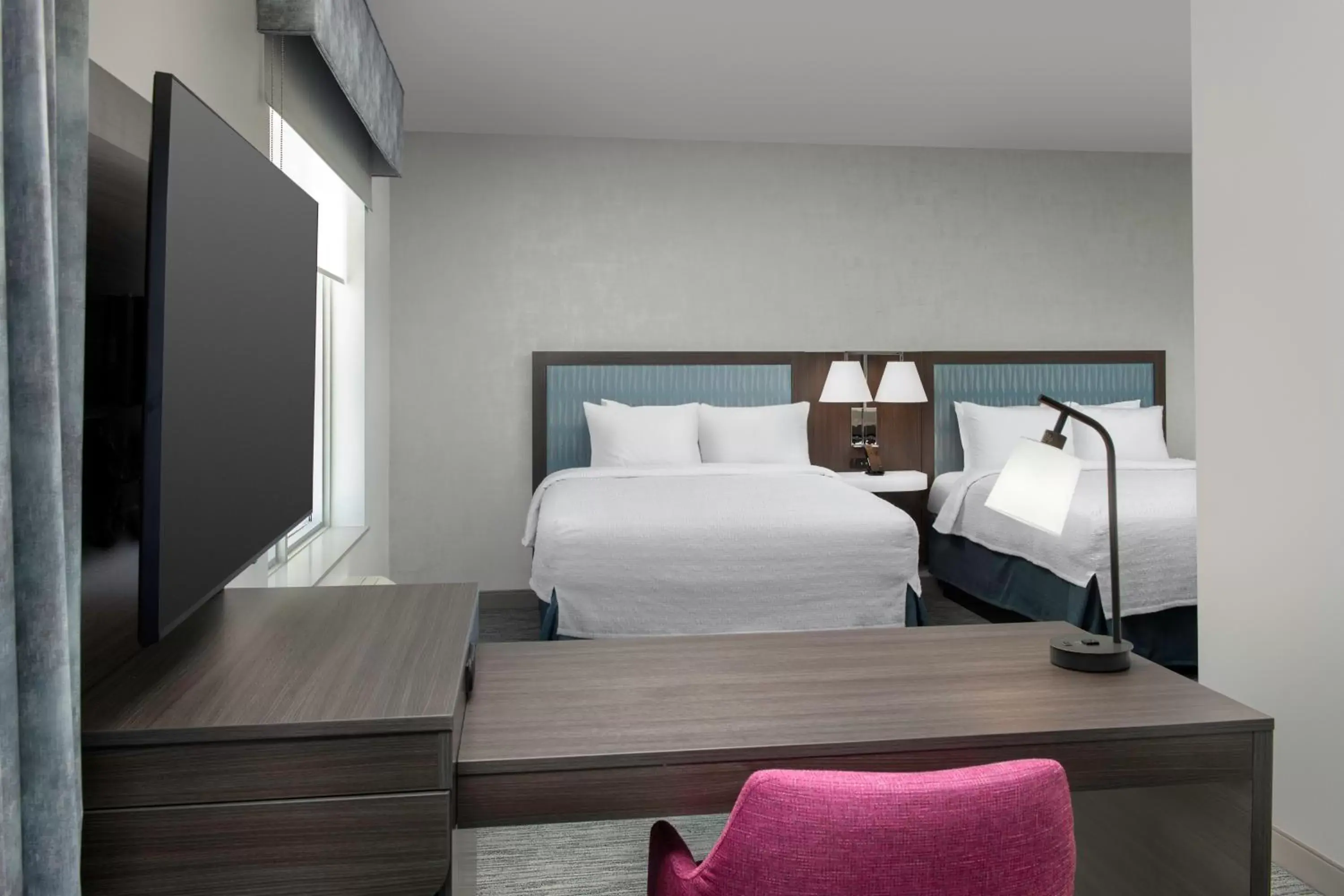 Bedroom, Bed in Hampton Inn Delray Beach