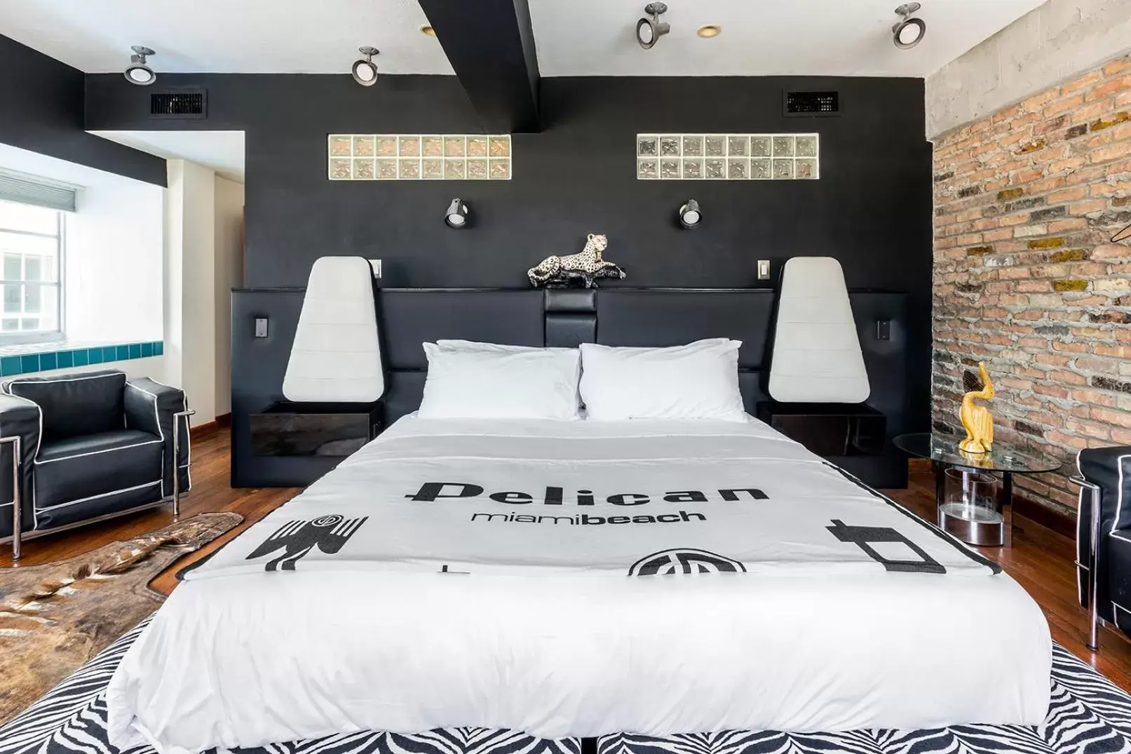 Bed in Pelican Hotel
