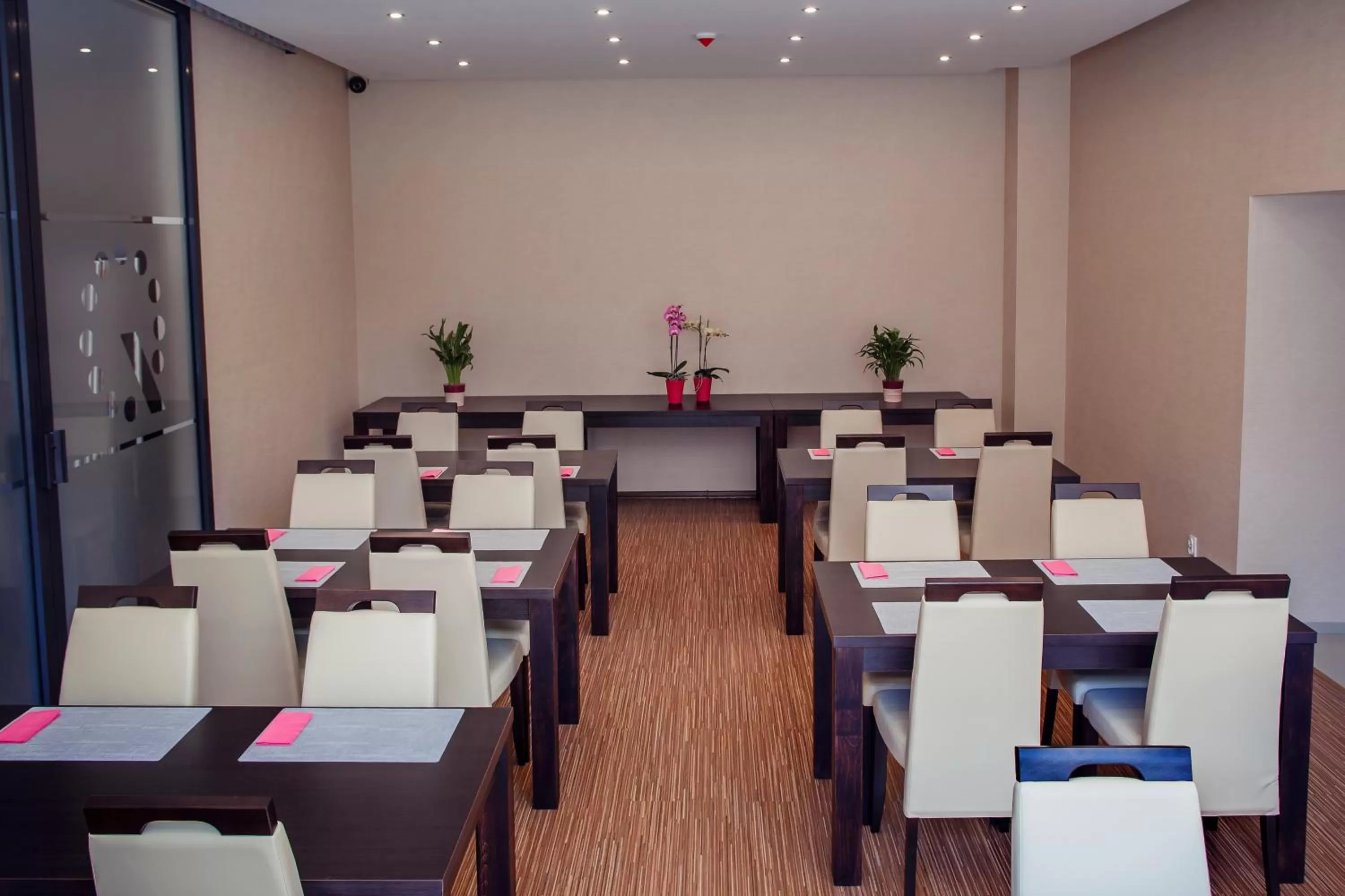 Restaurant/places to eat in Boutique Hotel's Bytom