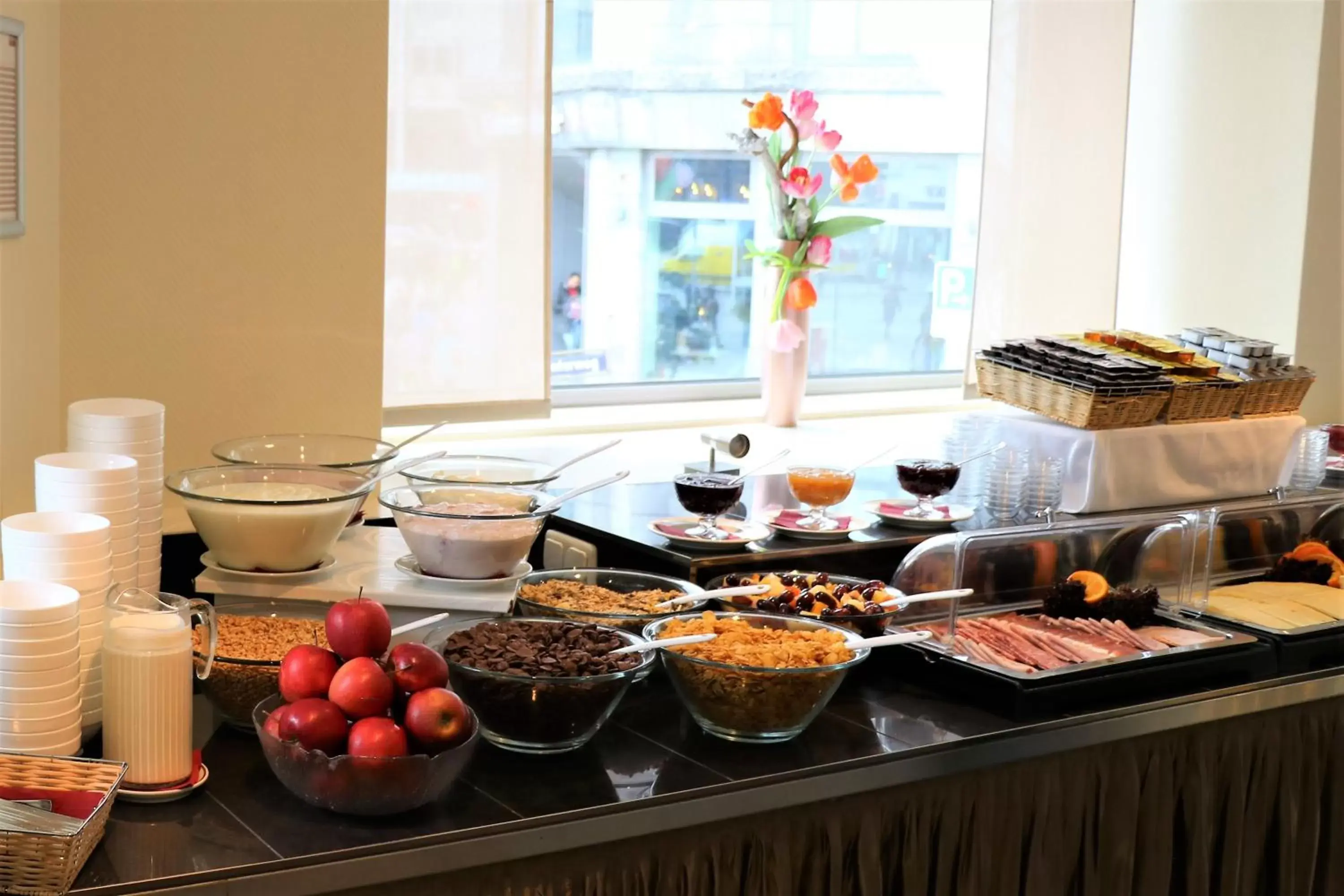 Buffet breakfast in Novum Hotel Graf Moltke Hamburg