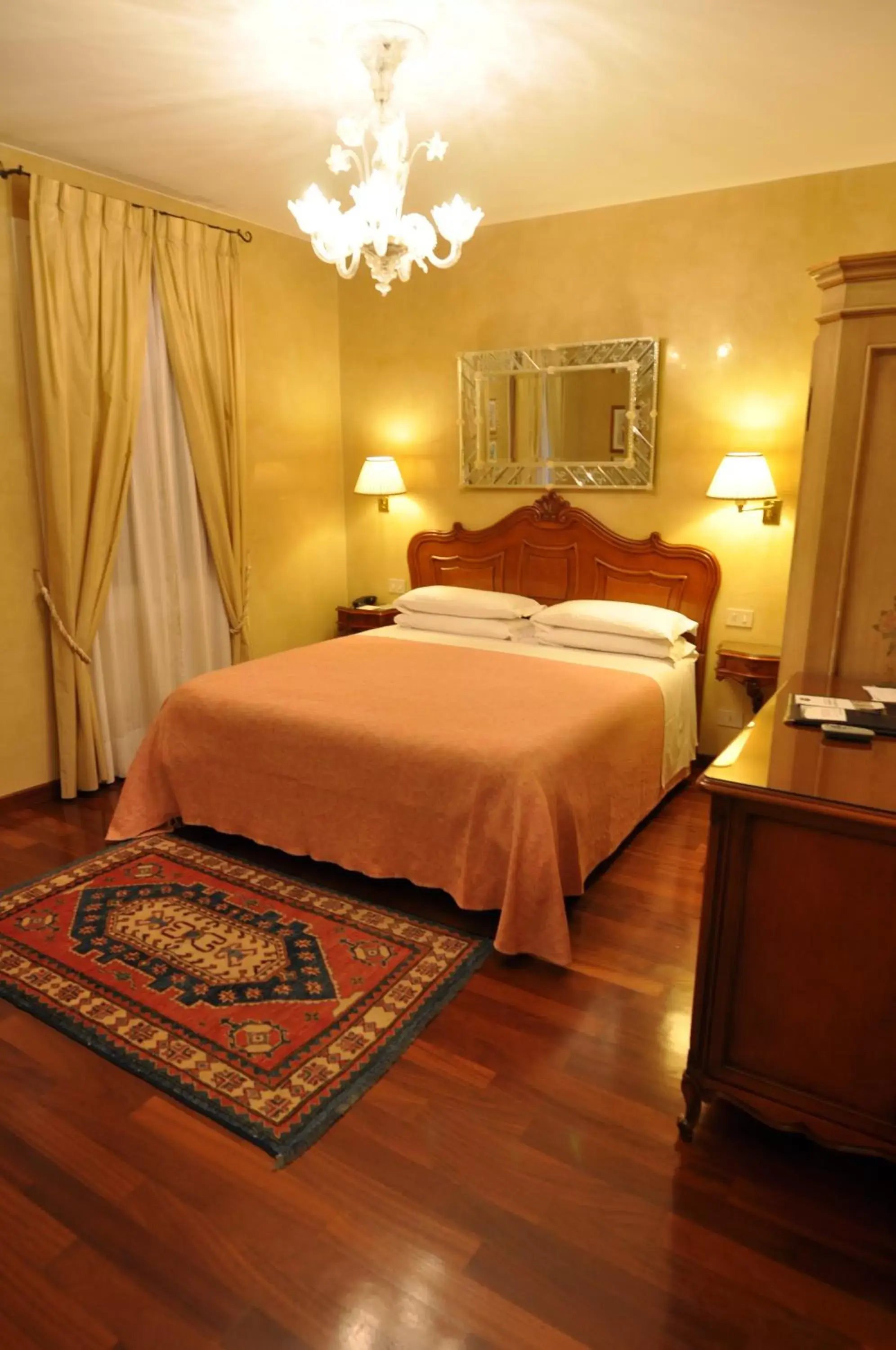 Bed in Hotel Bisanzio
