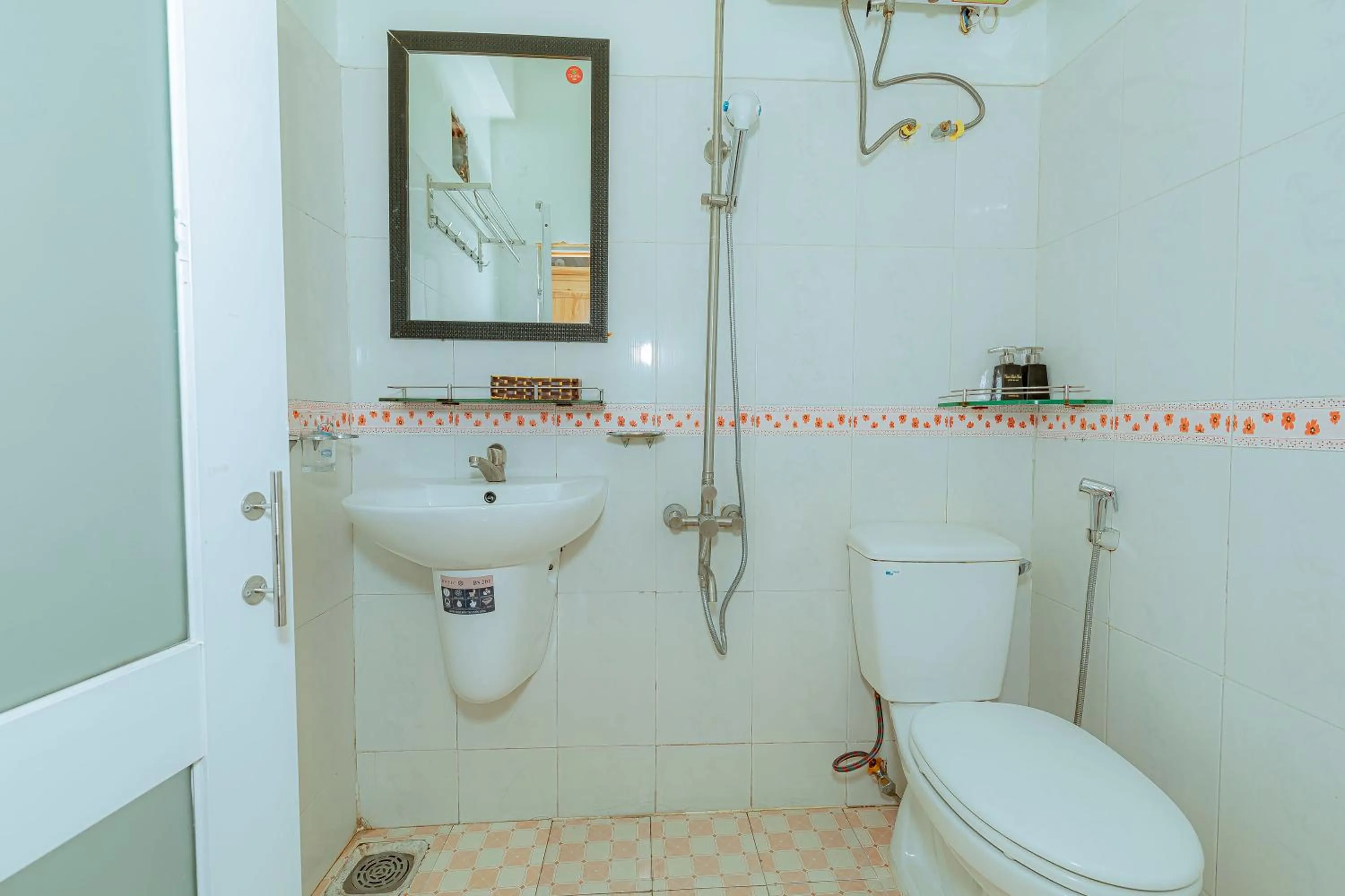 Ken's Backpackers Hotel