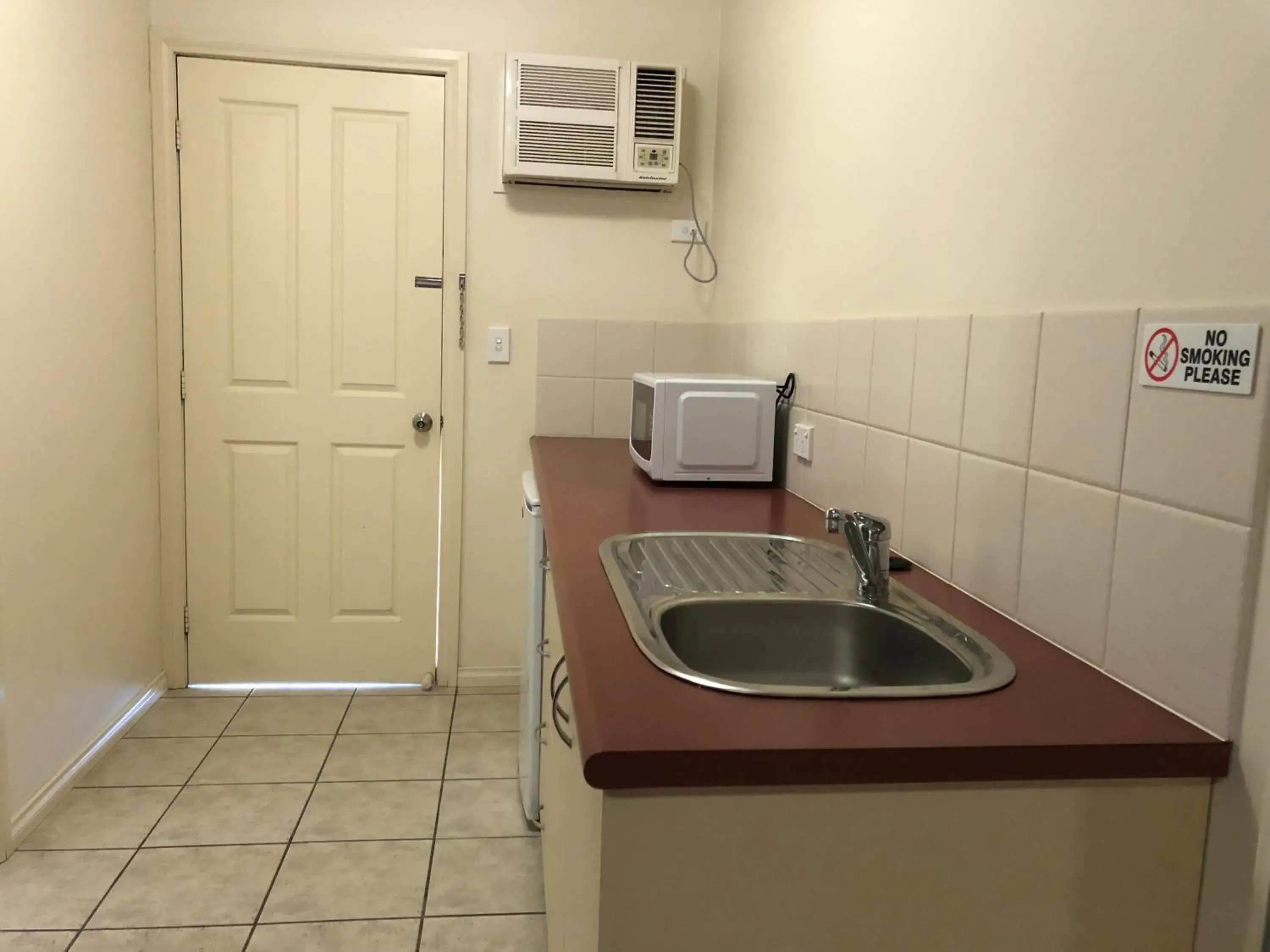 Outback Quarters Motel Hay and Restaurant Outback Quarters Motel Hay and Restaurant