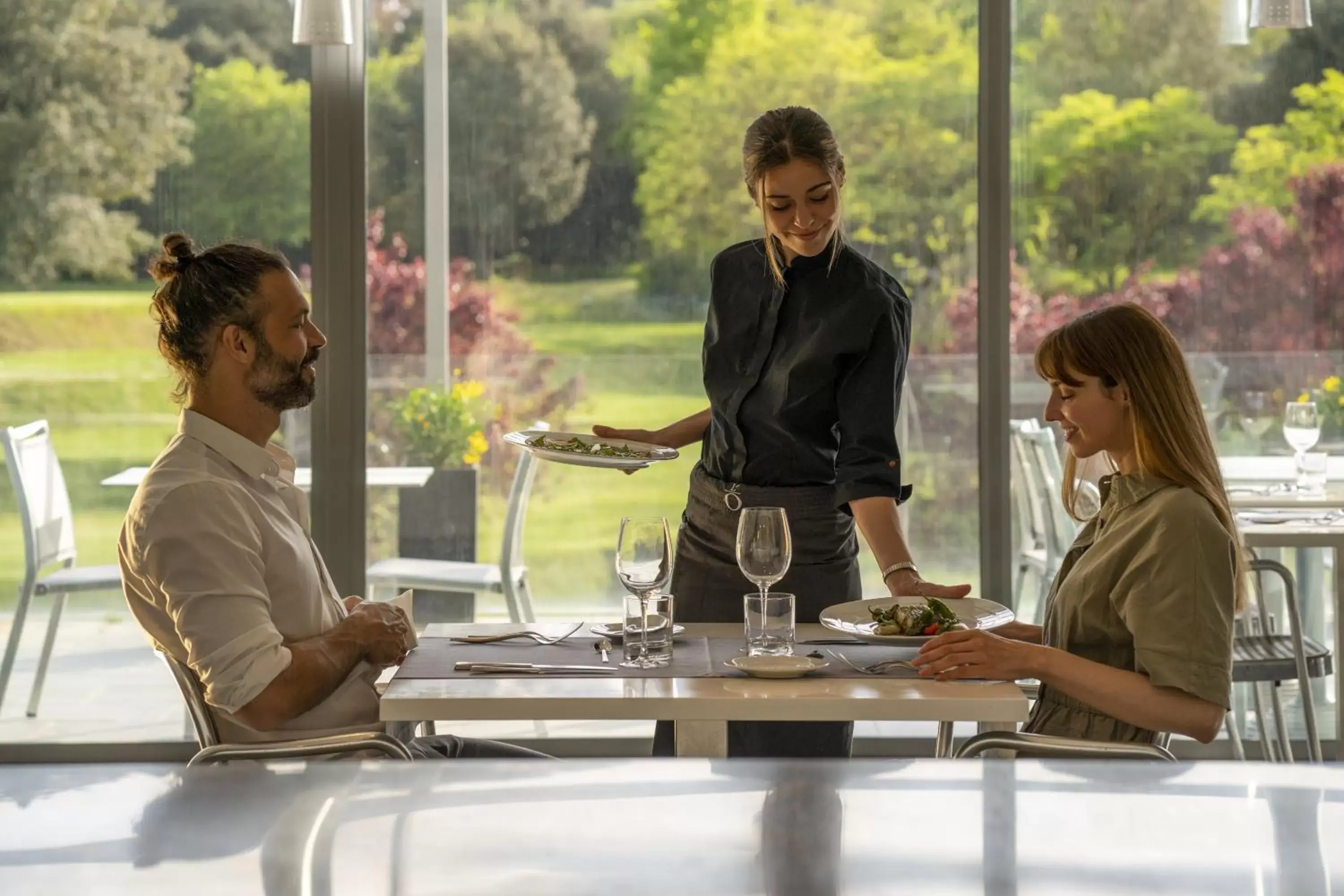 Restaurant/places to eat in Hotel Món Sant Benet Restaurant/places to eat in Hotel Món Sant Benet