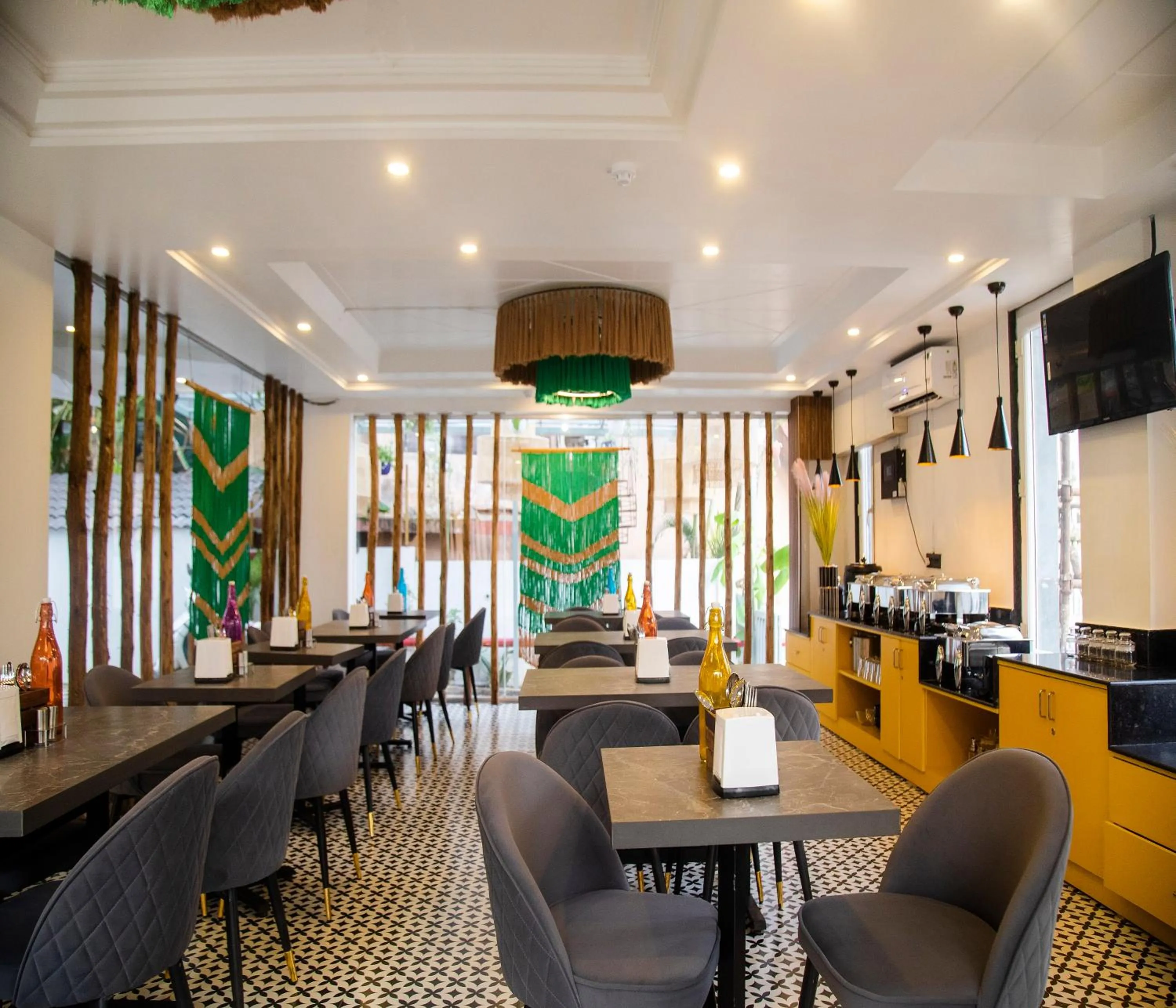 Restaurant/places to eat in HUE GUH The Porto Candolim