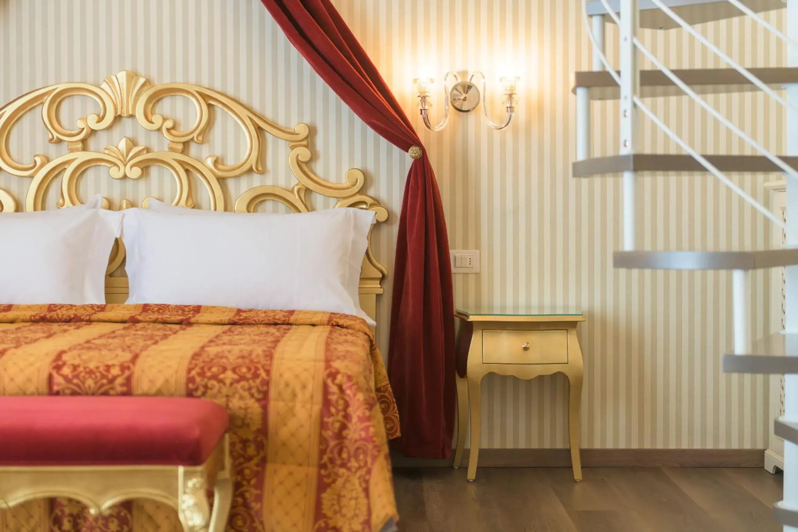 Bed in Regina del Garda Suite