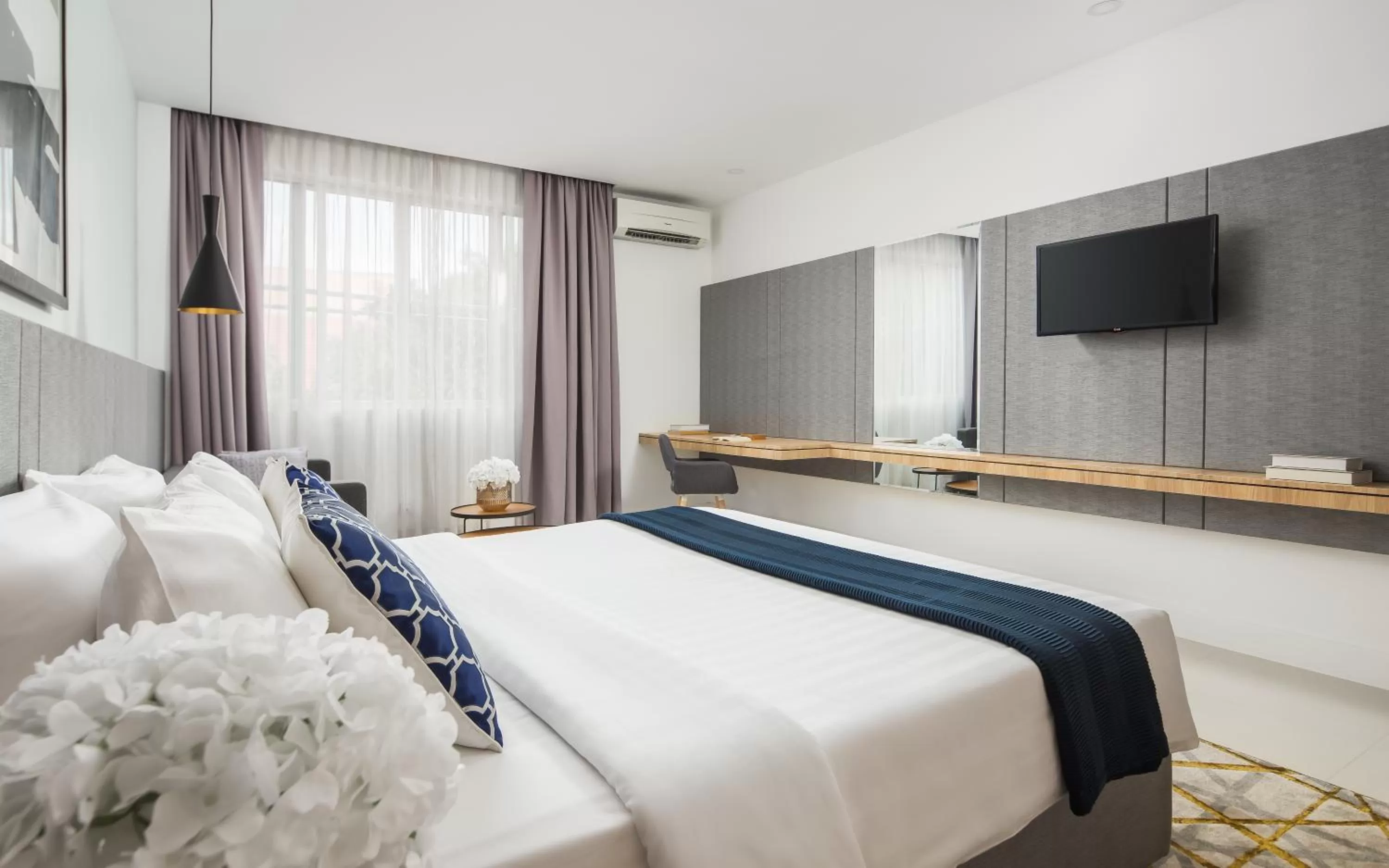 Photo of the whole room, Bed in Altos Hotel