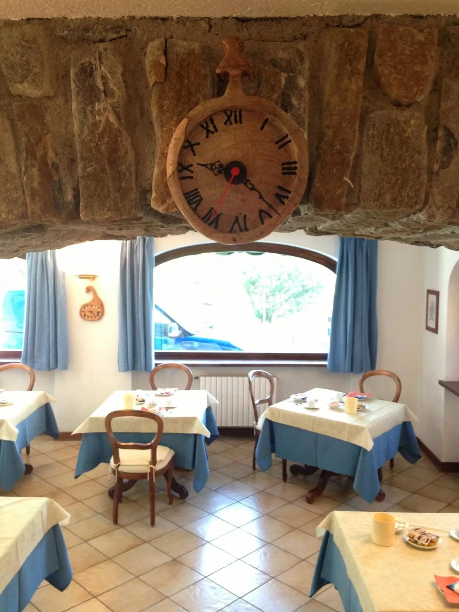Restaurant/places to eat in Hotel Triolet