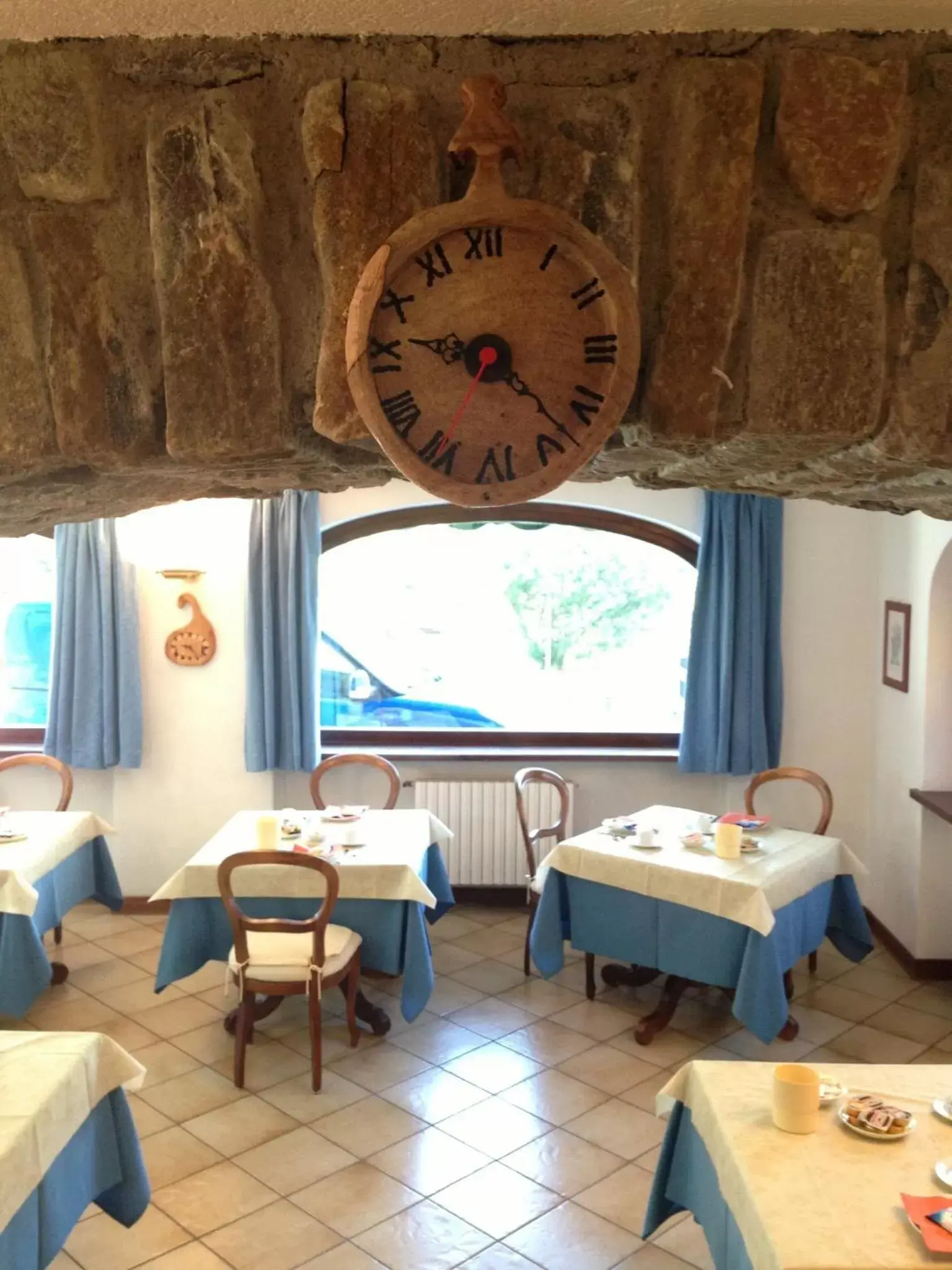 Restaurant/Places to Eat in Hotel Triolet