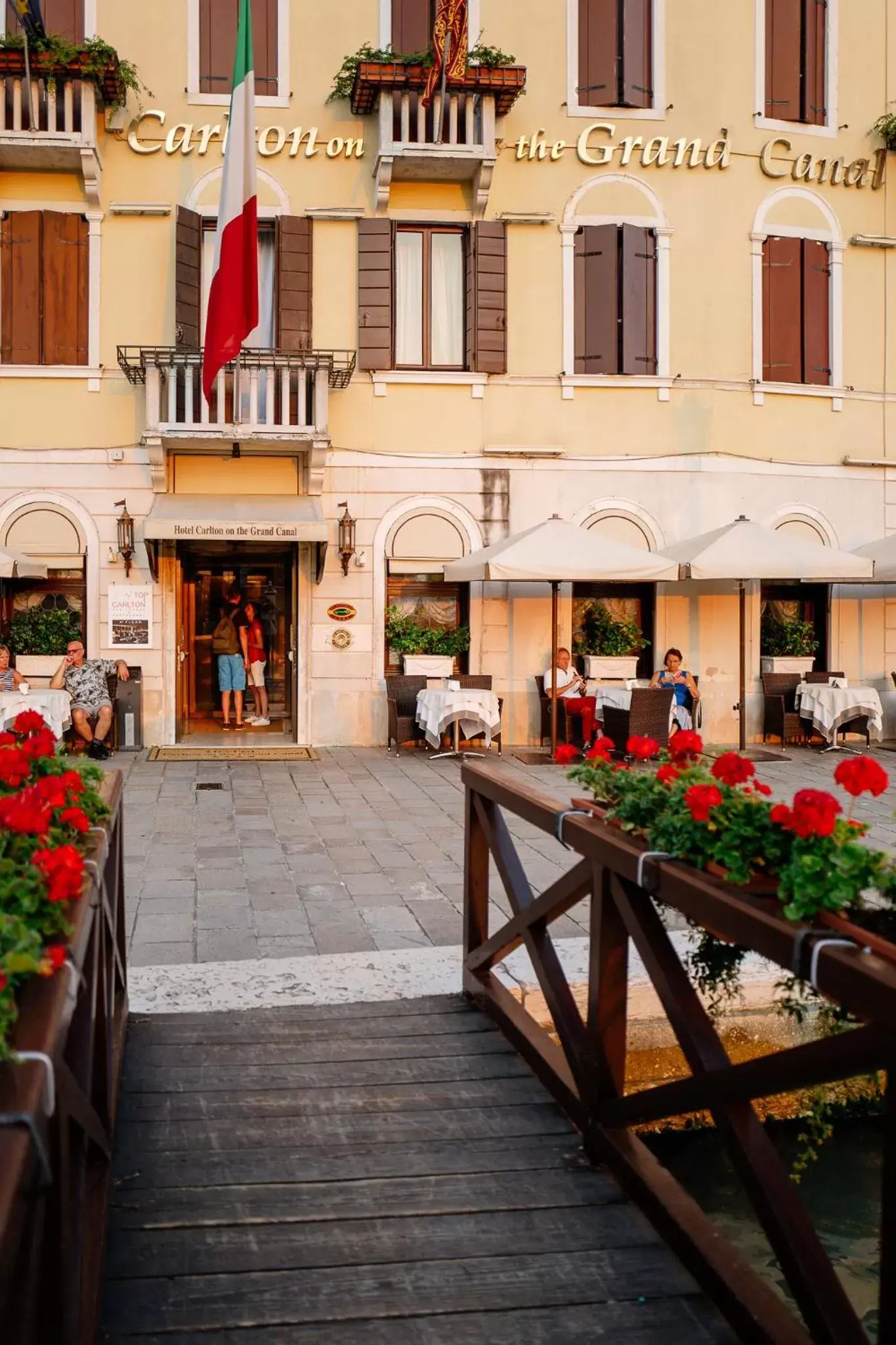 Property building in Hotel Carlton On The Grand Canal