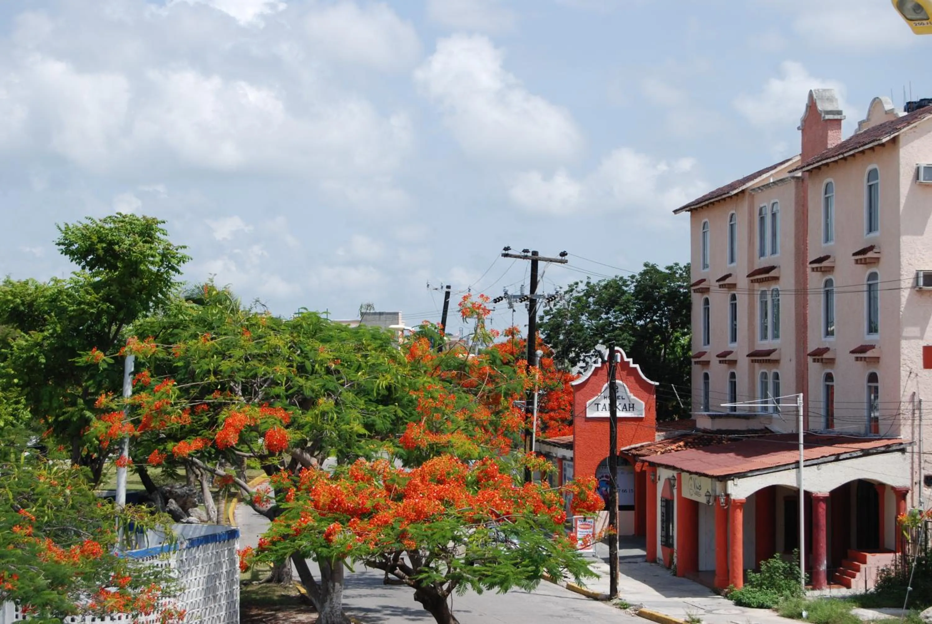 Facade/entrance in Hotel Tankah Cancun