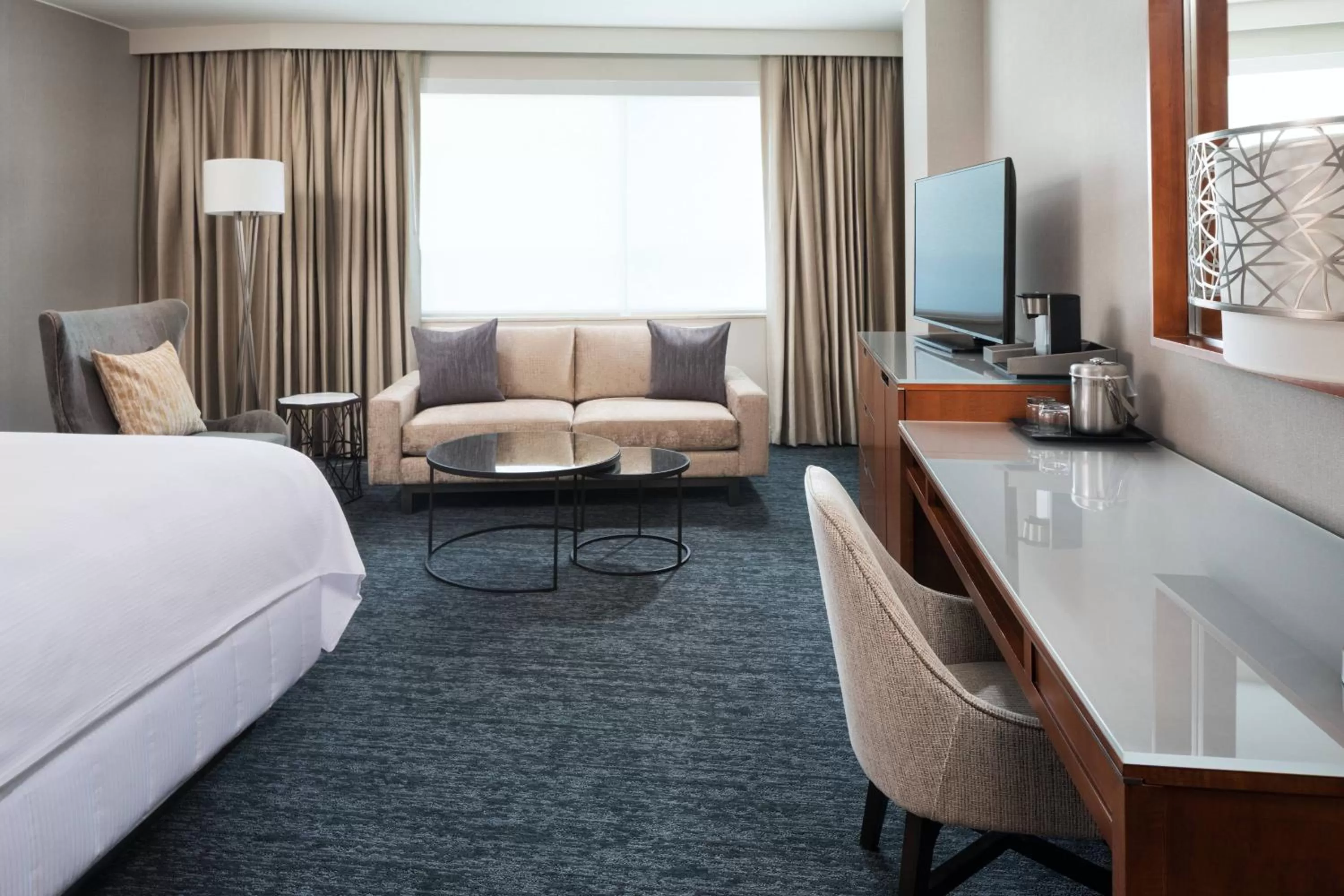 Photo of the whole room, Bed in The Westin Edina Galleria