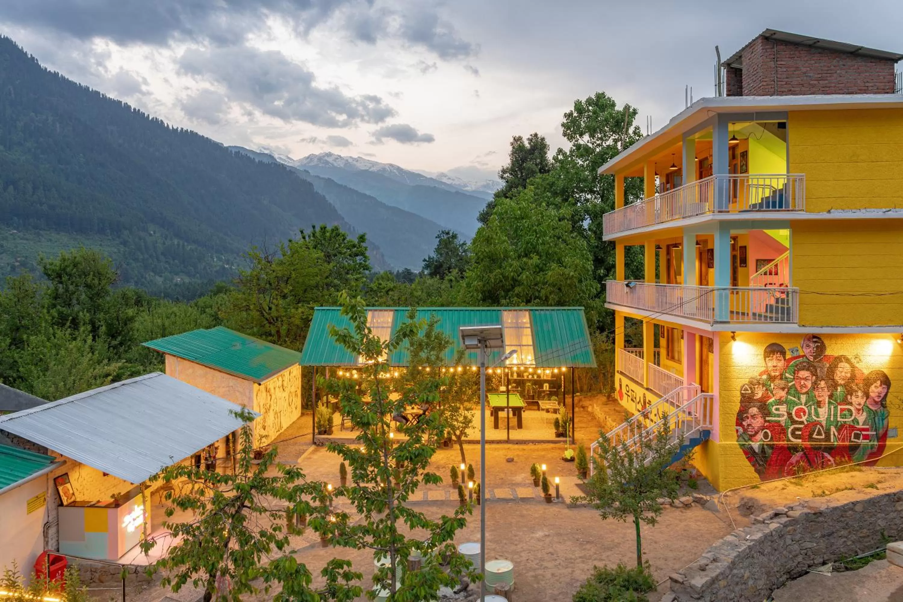 Whoopers Hostel Manali