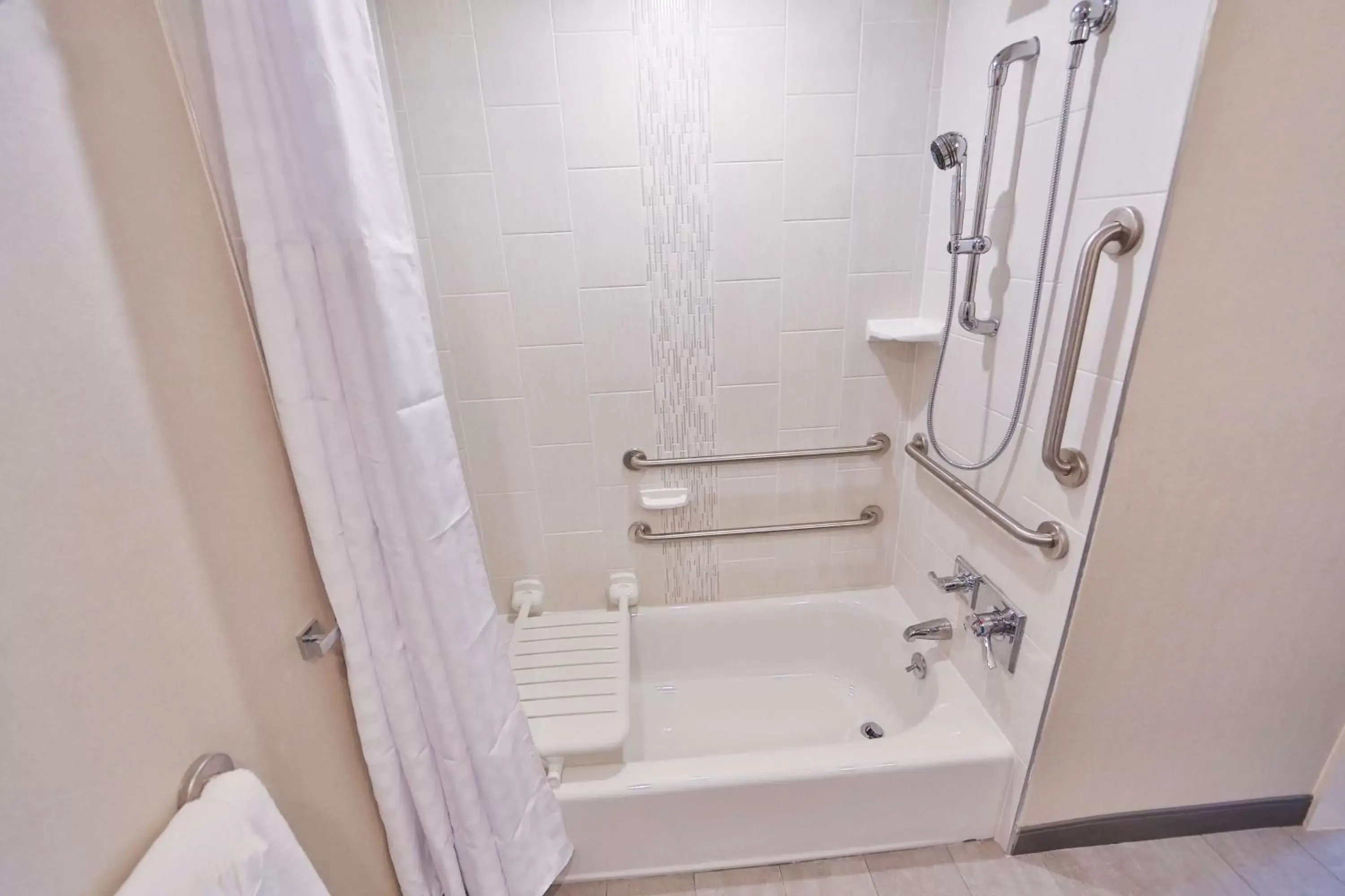 Bathroom in DoubleTree by Hilton Atlanta Alpharetta-Windward