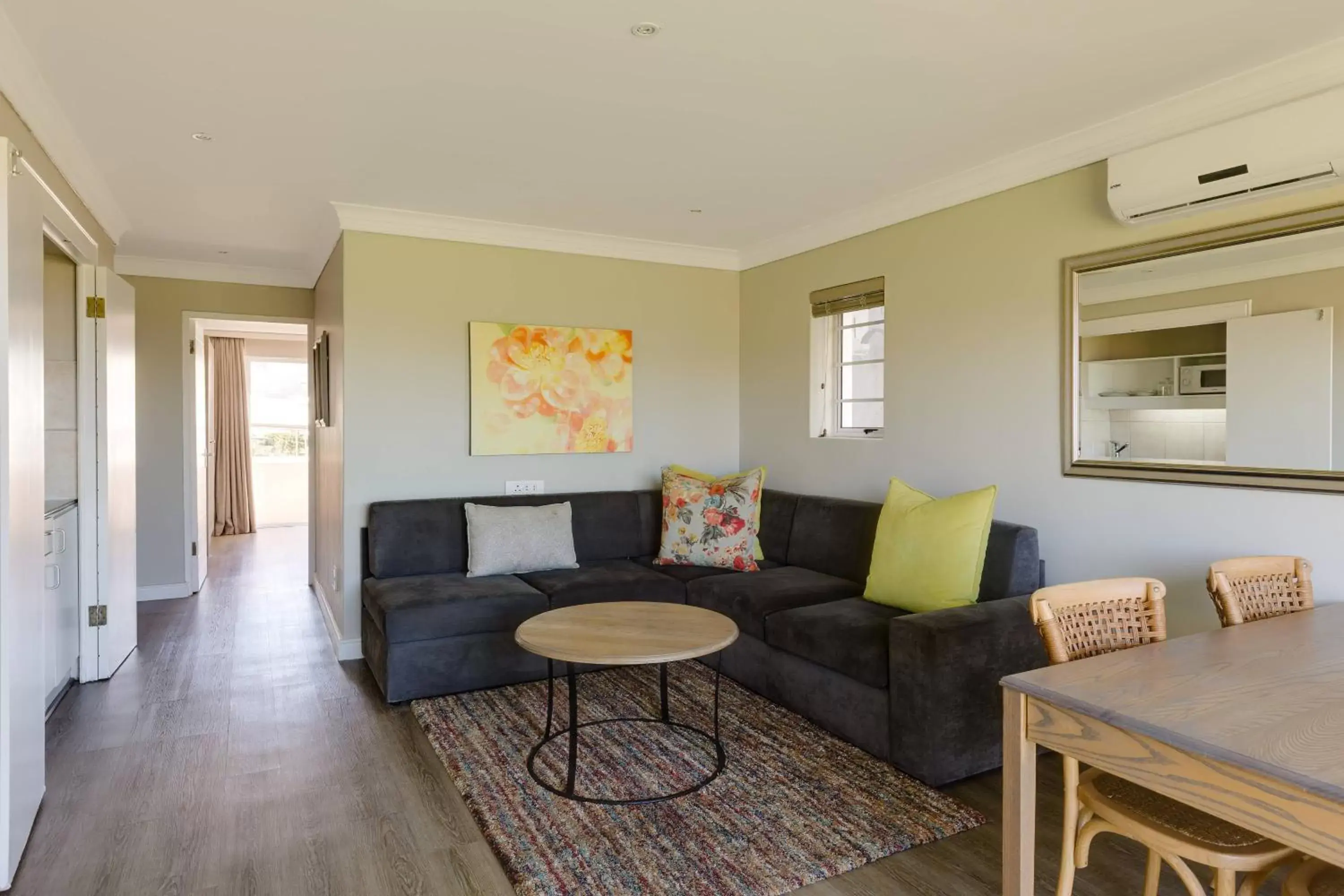 Photo of the whole room, Seating Area in Protea Hotel by Marriott Stellenbosch & Conference Centre