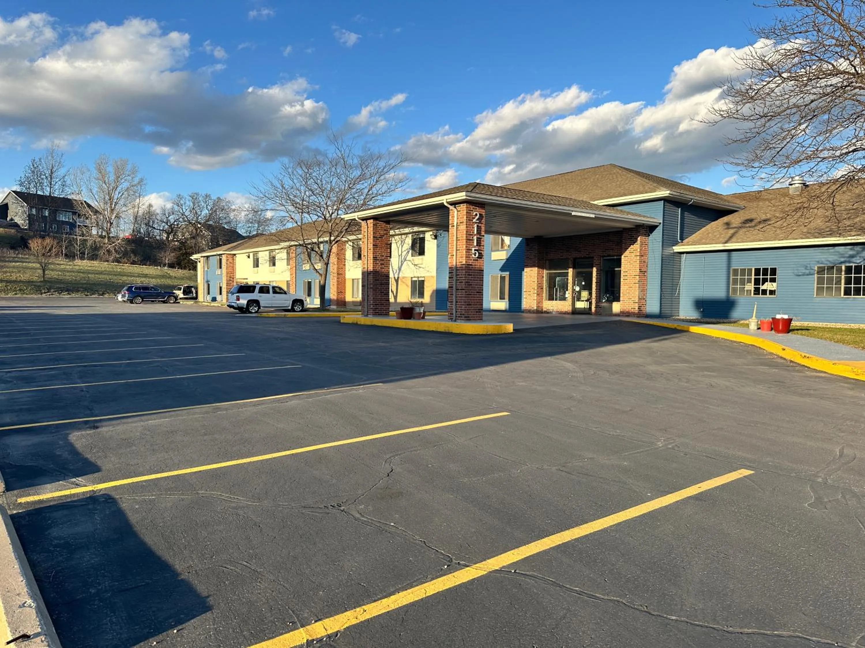 Property Building in Quality Inn Reedsburg