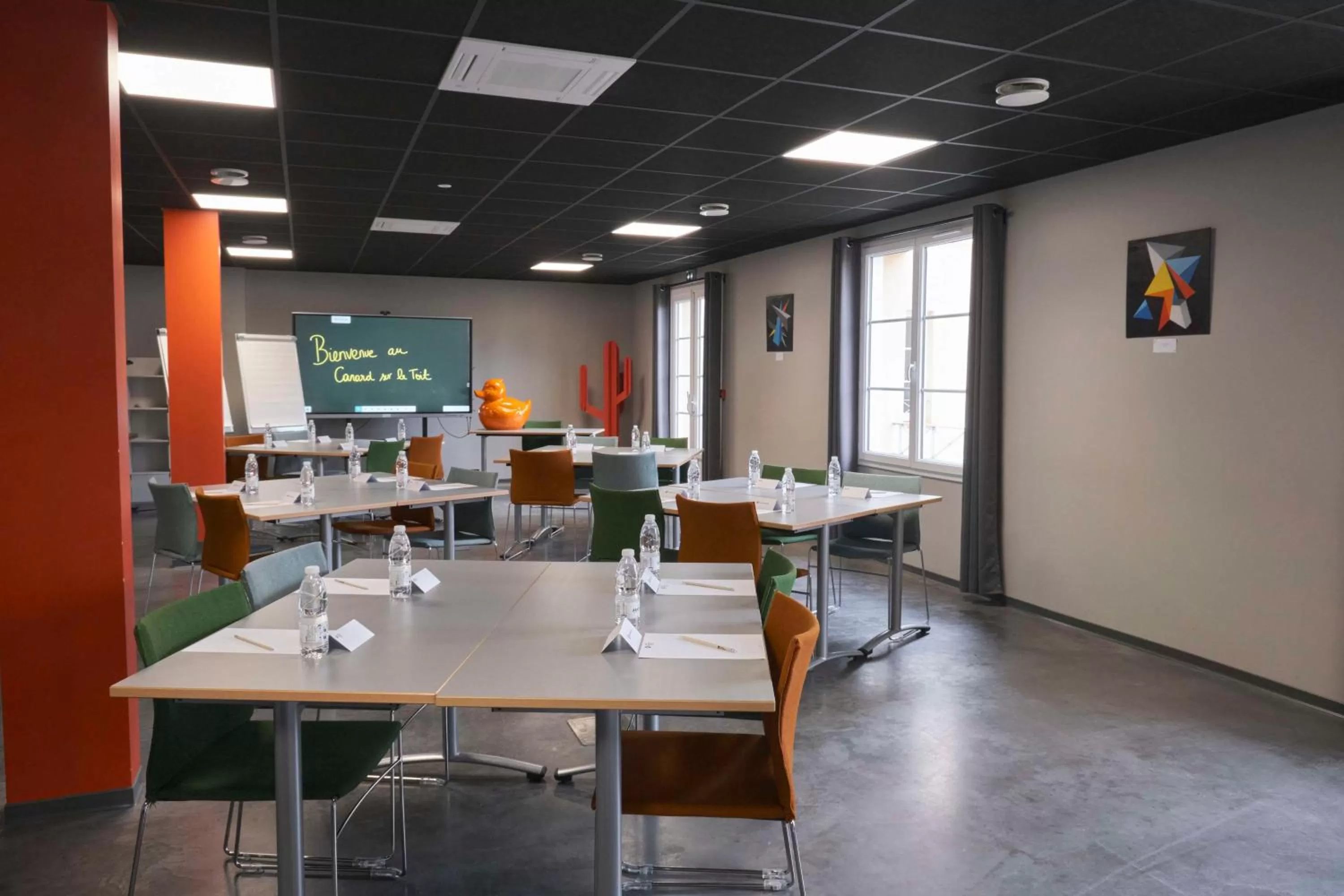 Meeting/conference room in Best Western Plus Le Canard sur le Toit
