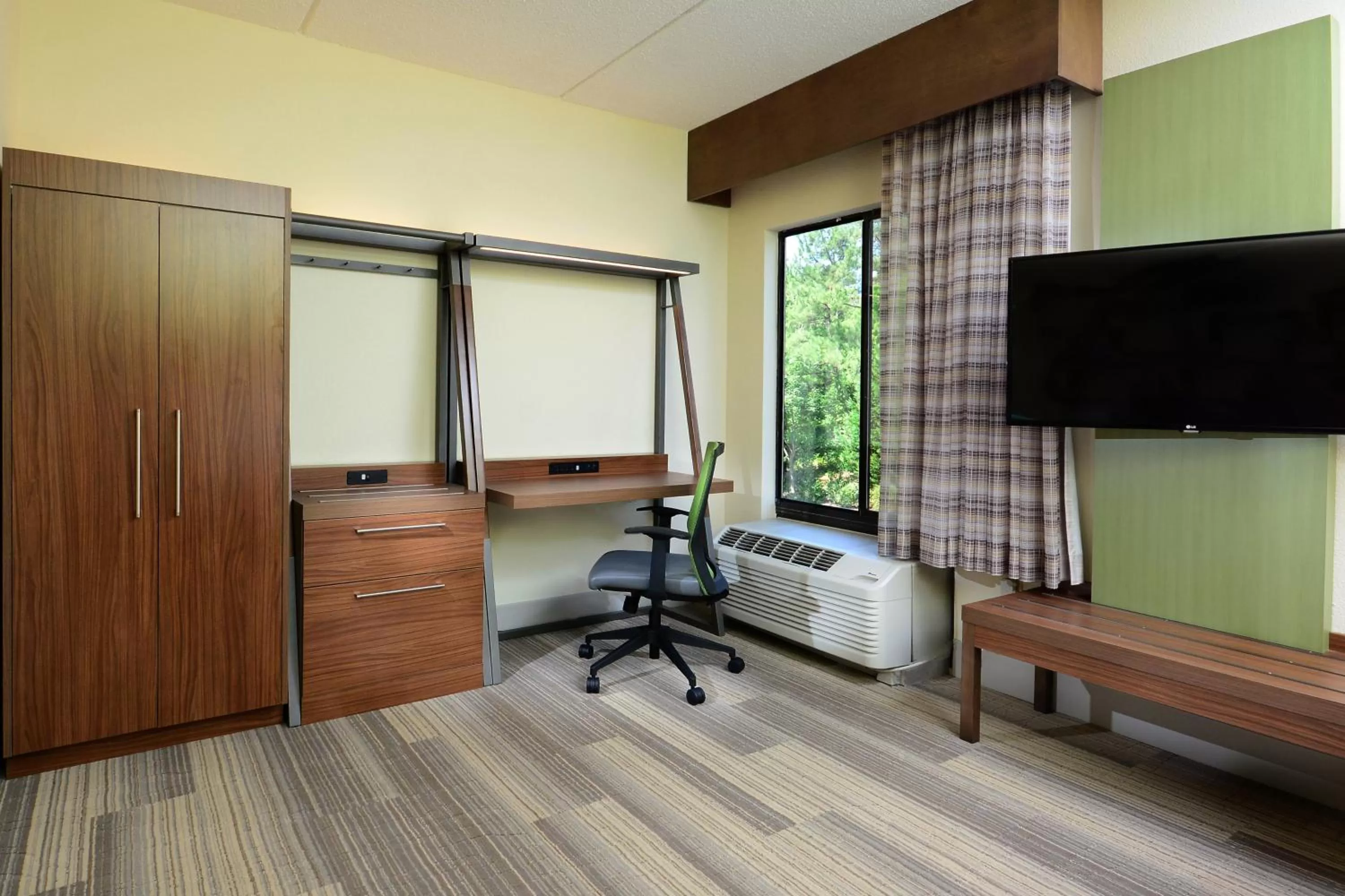 Photo of the whole room in Holiday Inn Express & Suites Raleigh Durham Airport at RTP by IHG