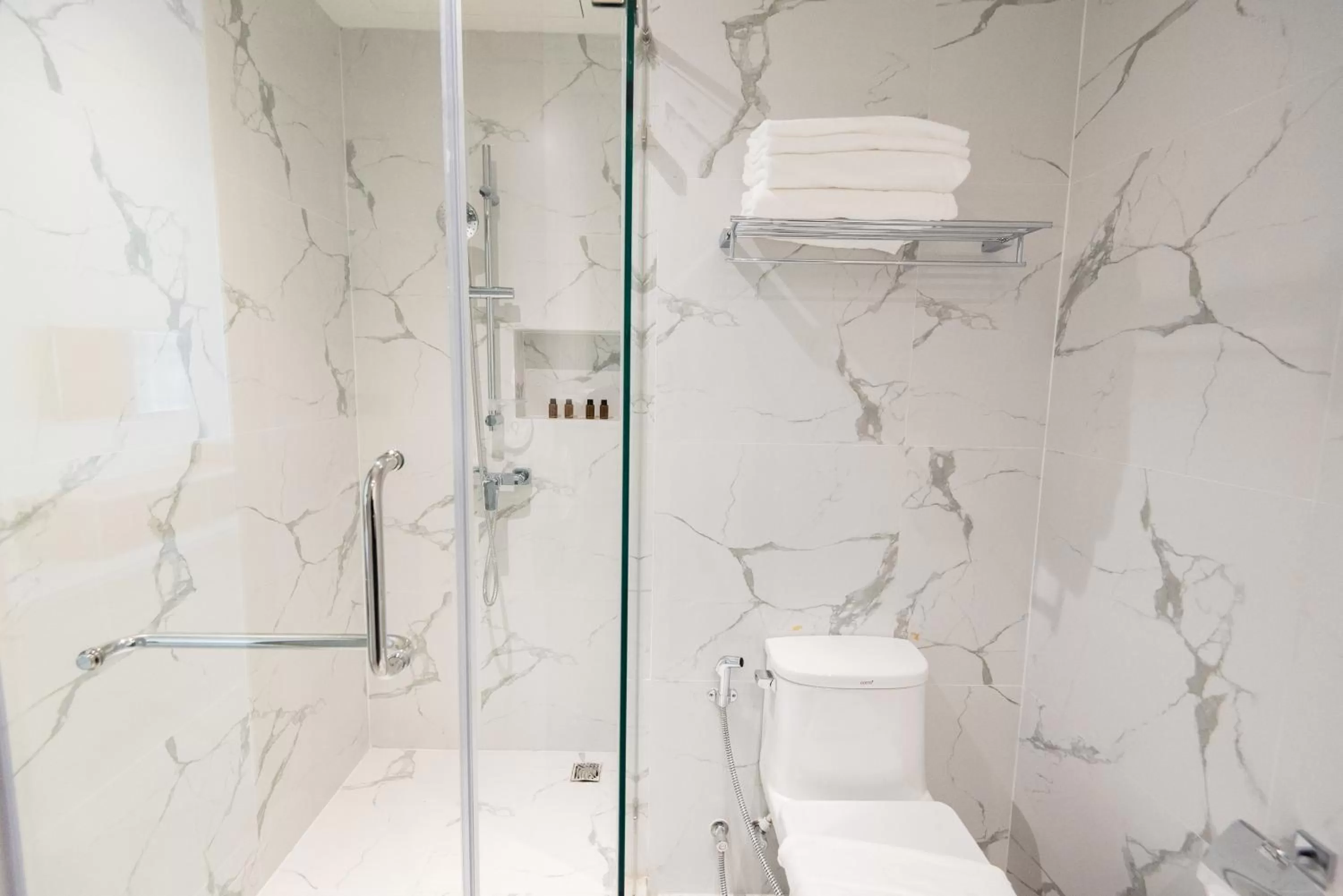 Shower in Madison Bangkok Hotel