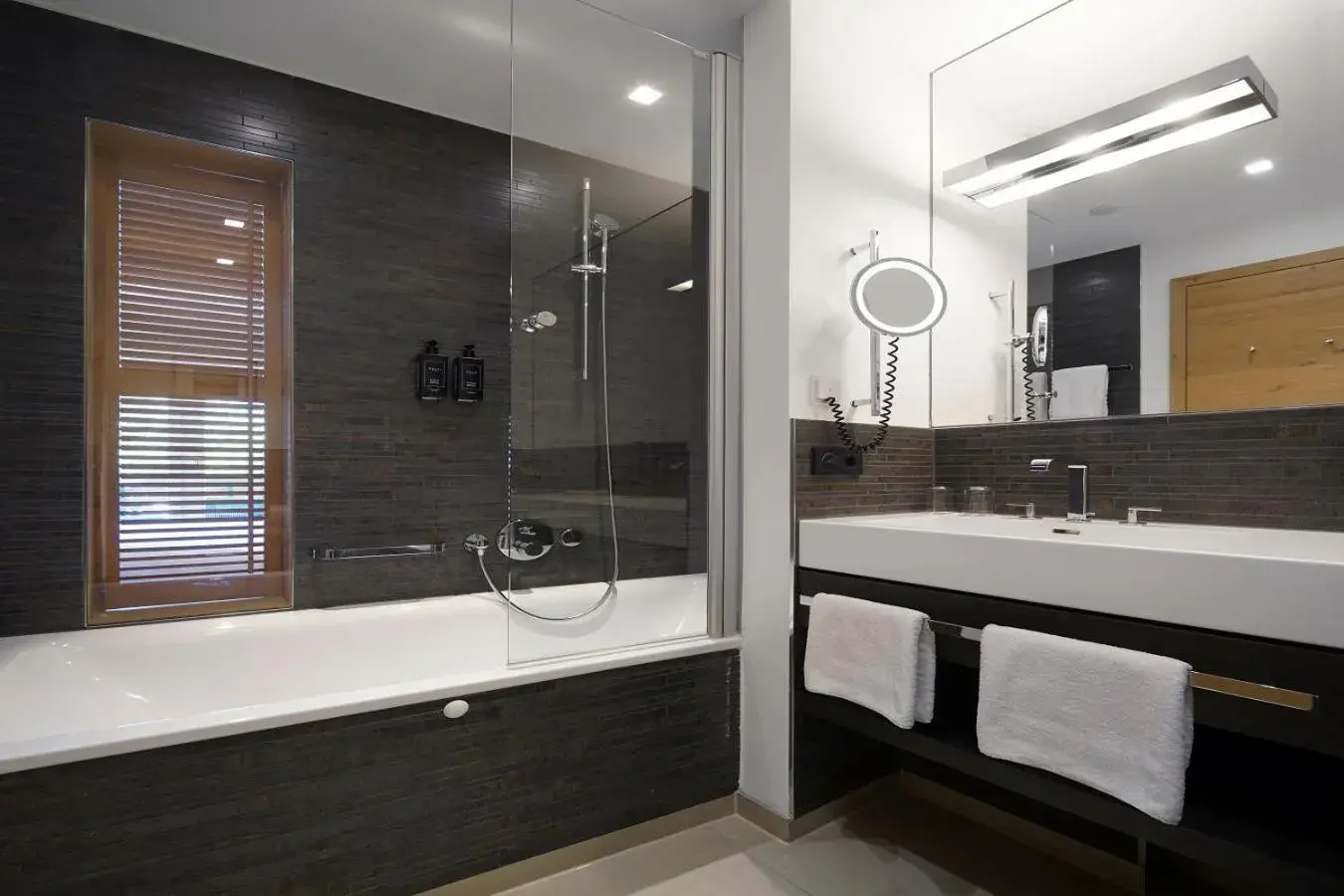 Shower, Bathroom in Das Tegernsee