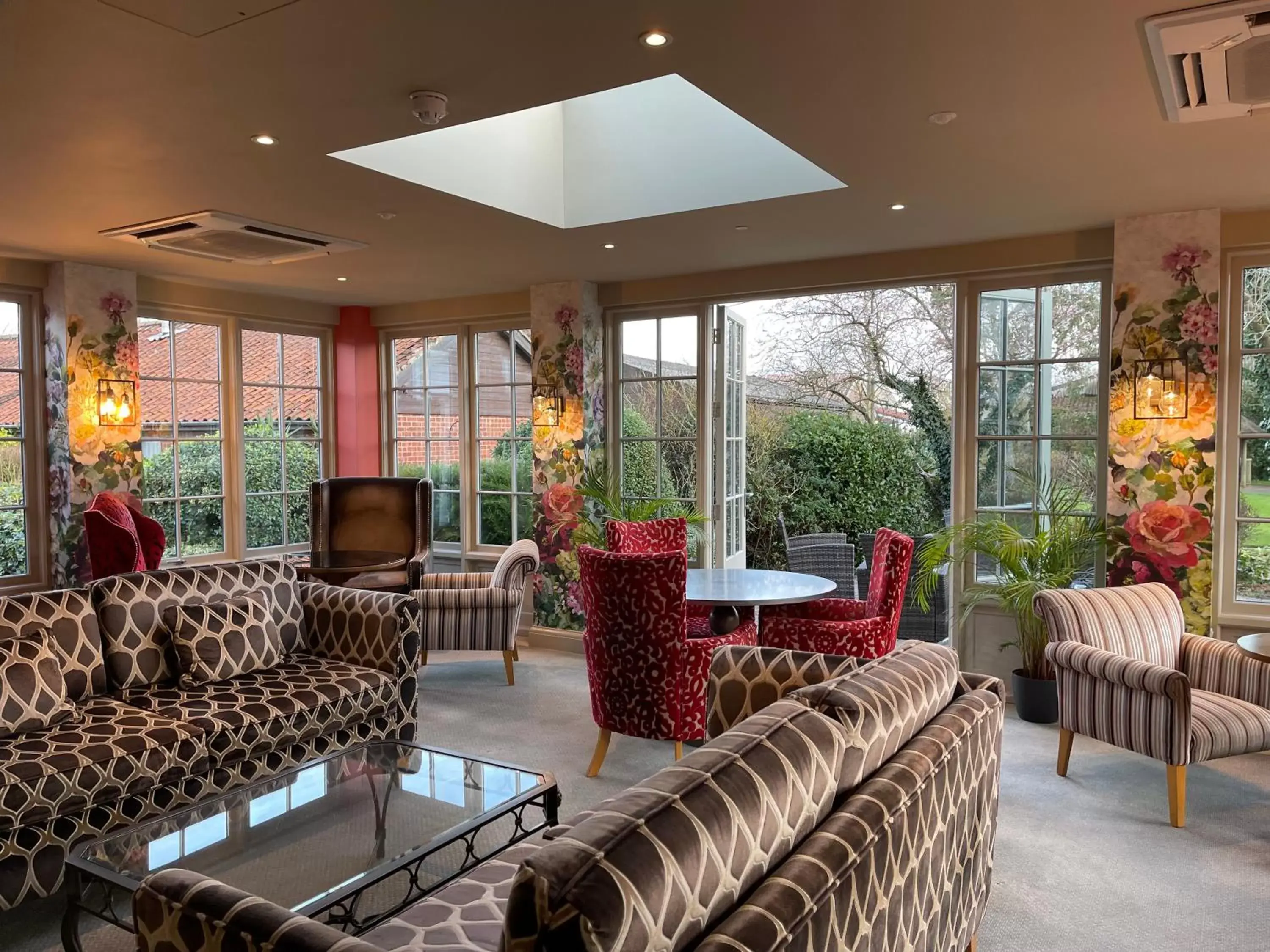 Lounge or bar in Park Farm Hotel