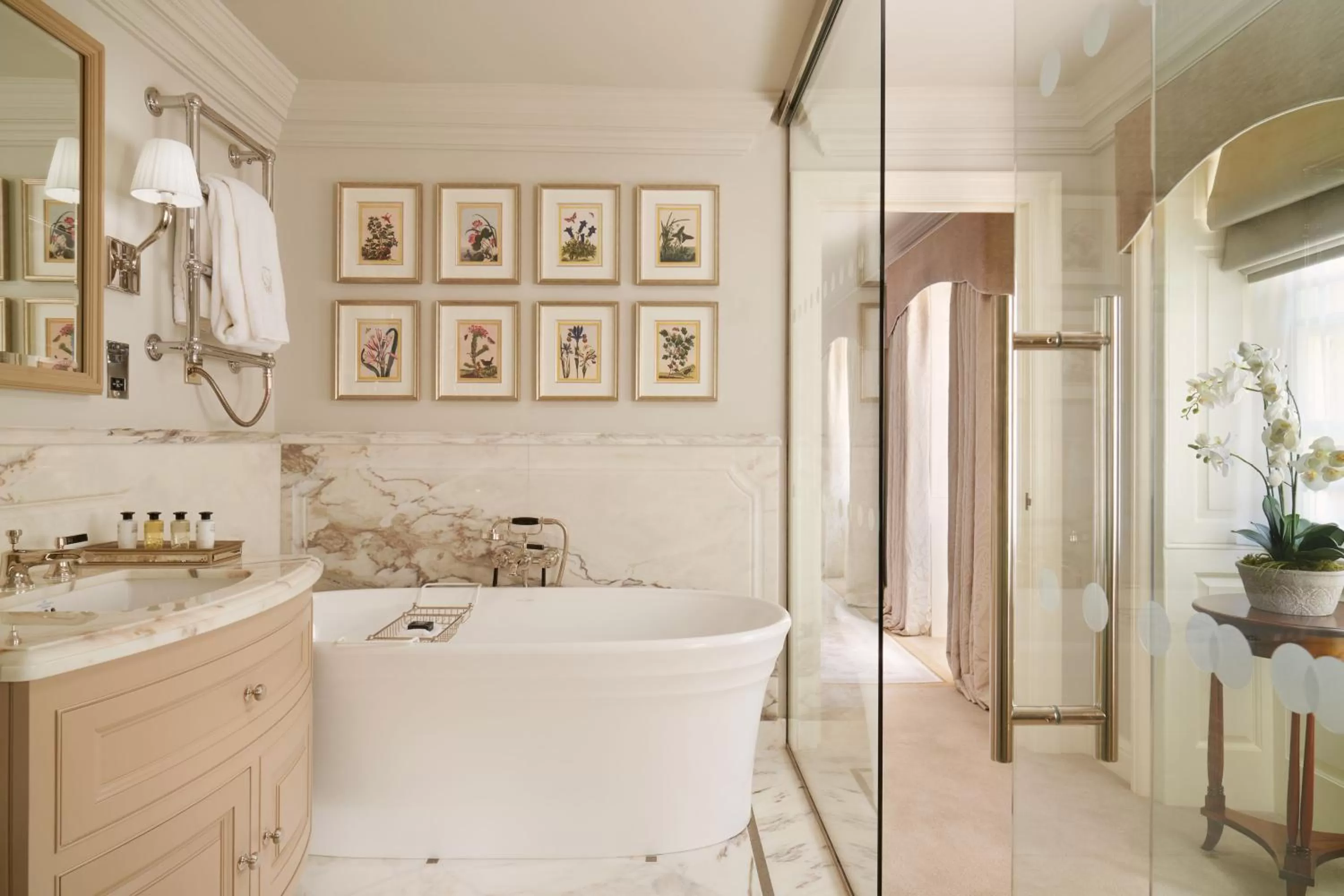 Bath in Grantley Hall