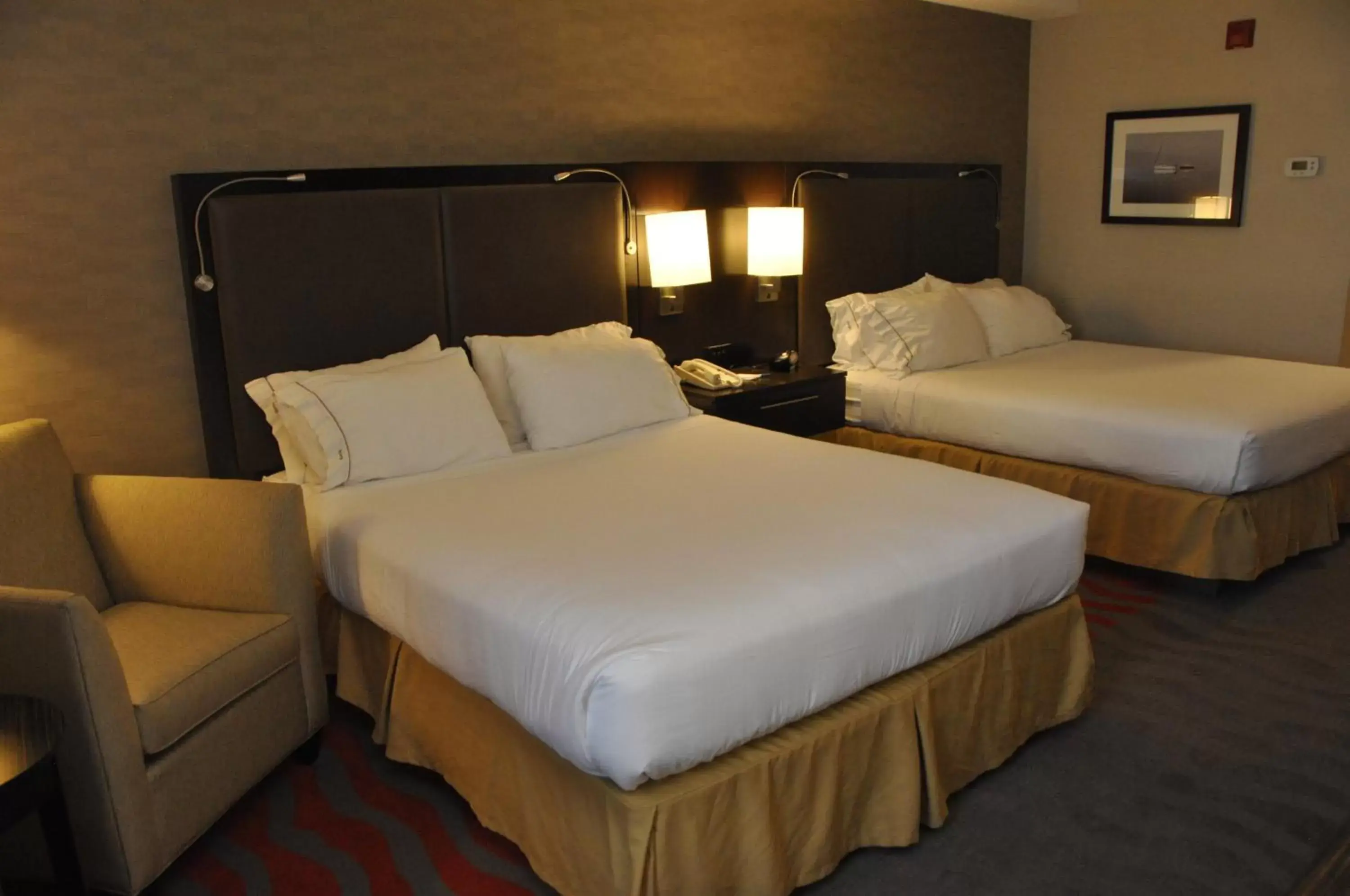 Photo of the whole room, Bed in Holiday Inn Express Hotel & Suites Barrie, an IHG Hotel