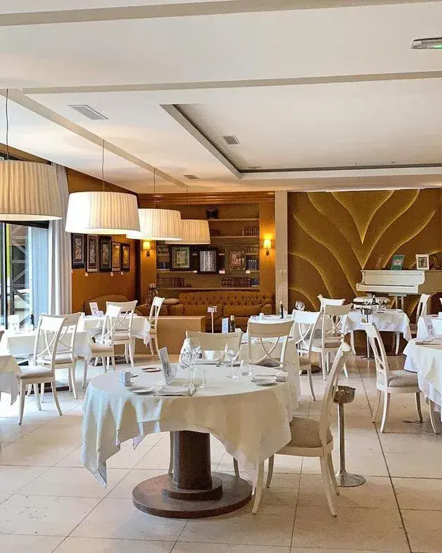 Restaurant/Places to Eat in Hostellerie La Farandole