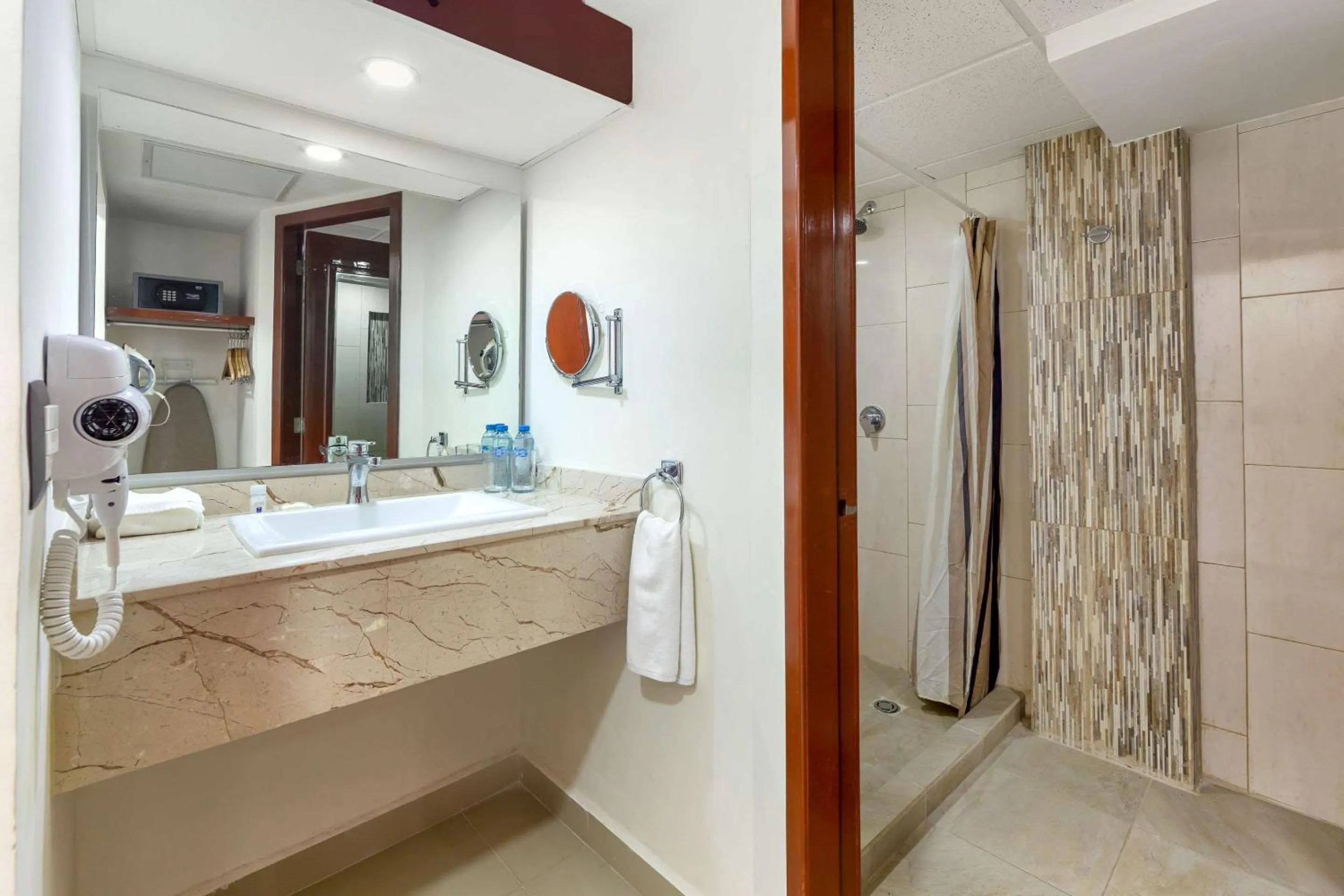 Bathroom in Hotel Hostal de Cortés