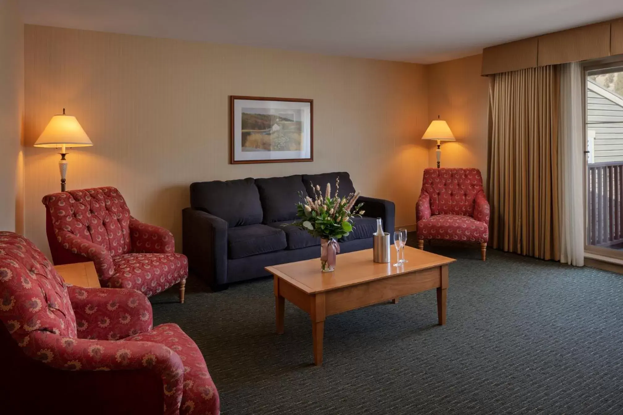 Living room, Seating Area in St. Eugene Golf Resort & Casino