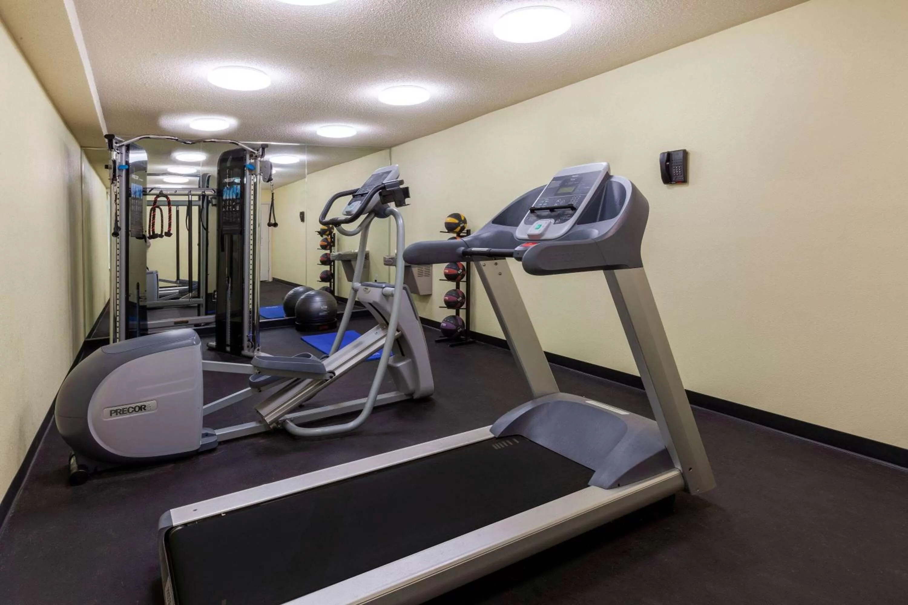 Fitness centre/facilities in Days Inn by Wyndham Charles Town