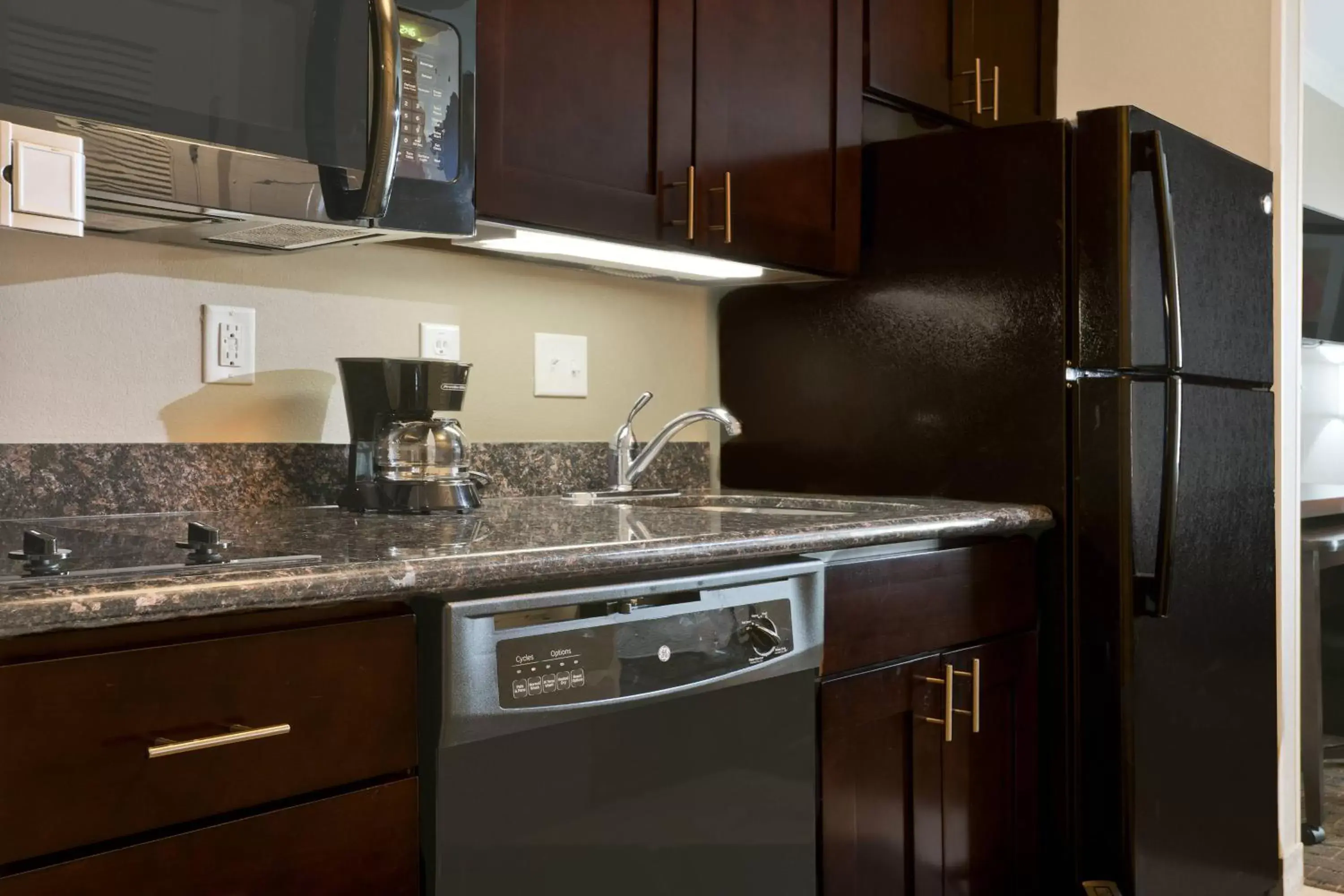 Kitchen or kitchenette, Kitchen/Kitchenette in TownePlace Suites by Marriott Seguin