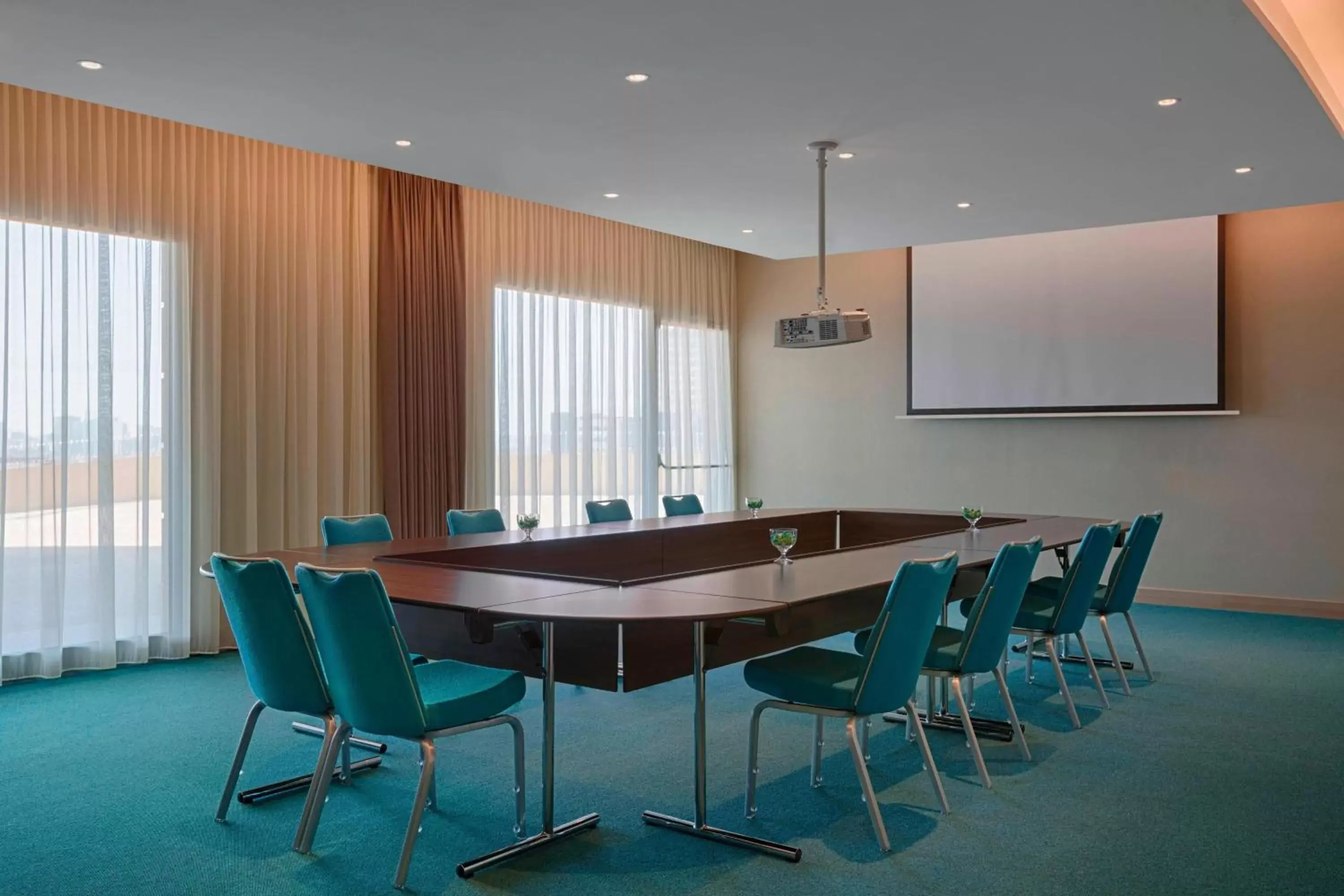 Meeting/conference room in Four Points by Sheraton Oran