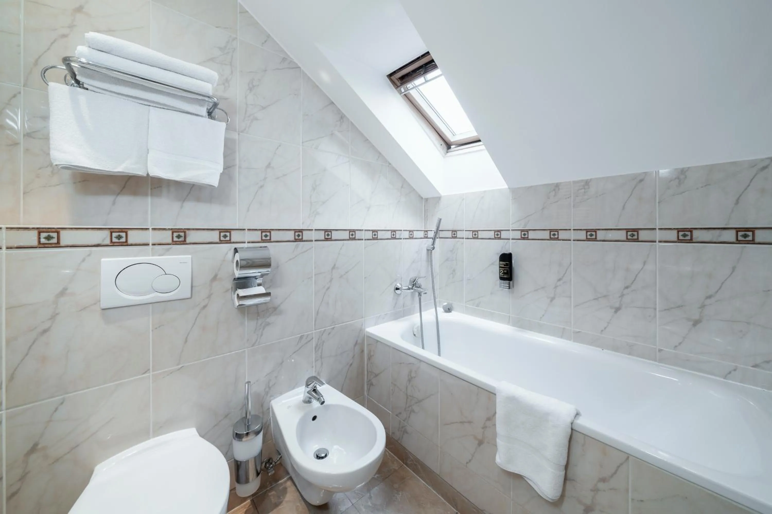 Bathroom in Hotel Raffaello Prague