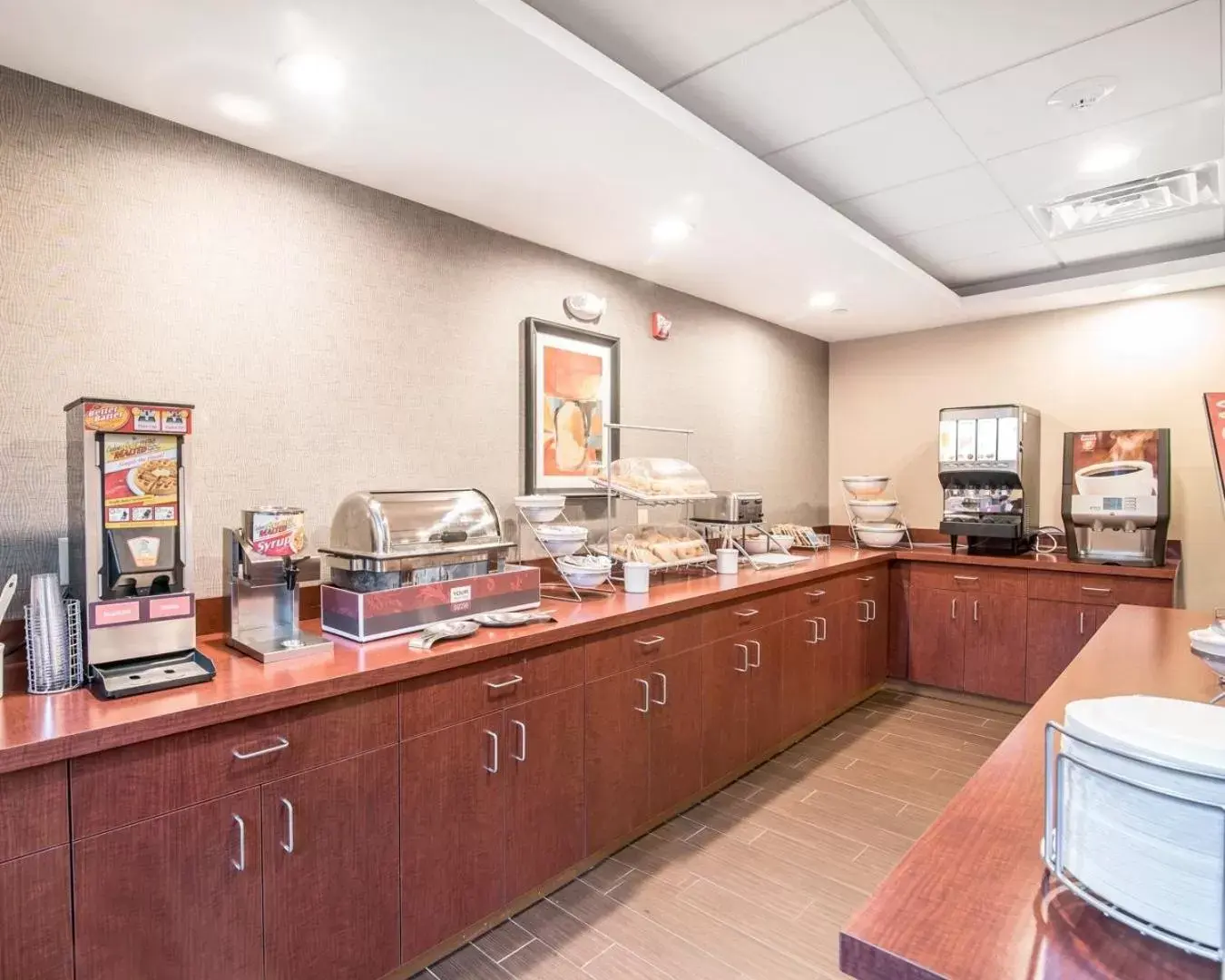 Continental breakfast, Restaurant/Places to Eat in Comfort Inn & Suites Brattleboro I-91