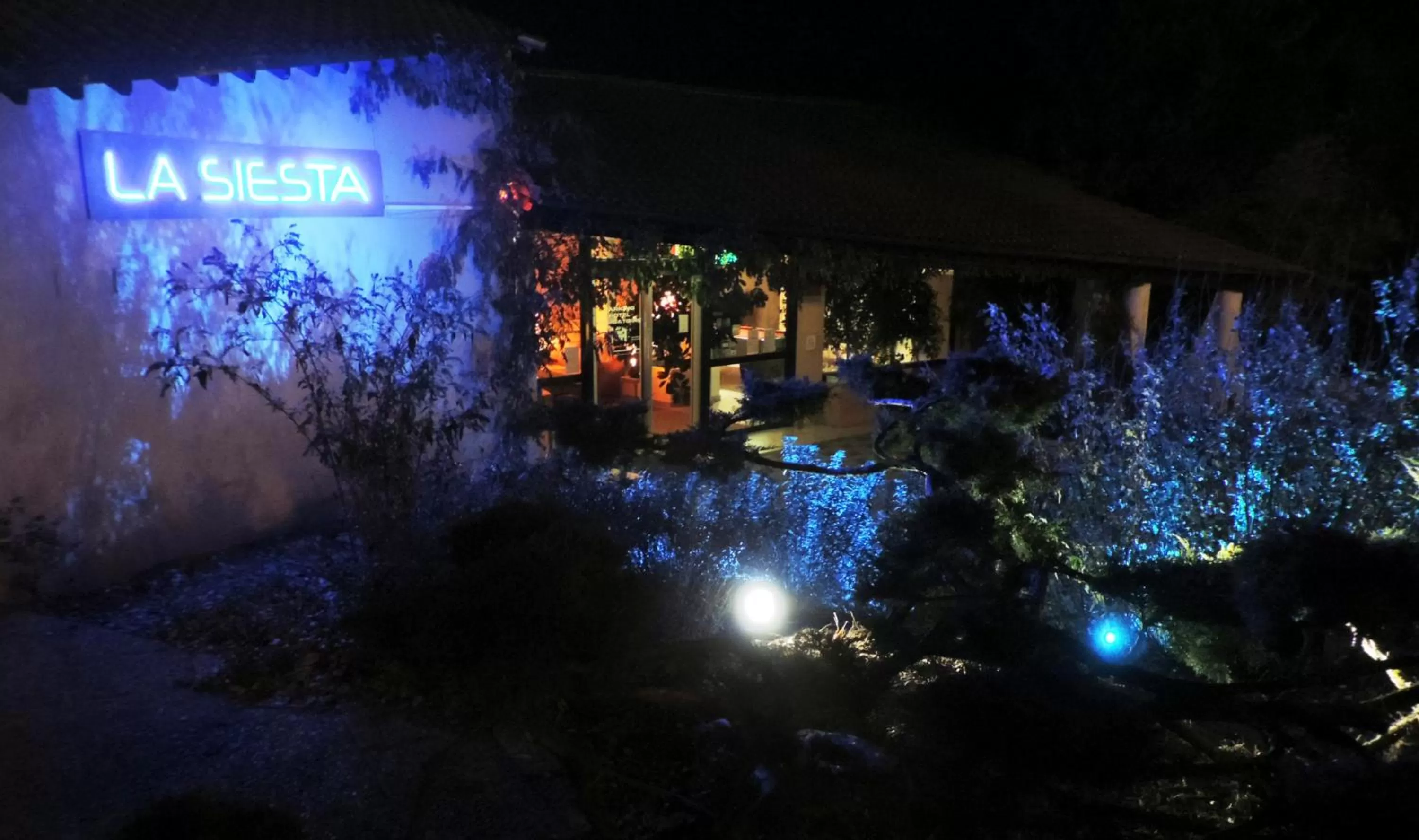 Facade/entrance in The Originals City, Hôtel La Siesta, Annonay Est