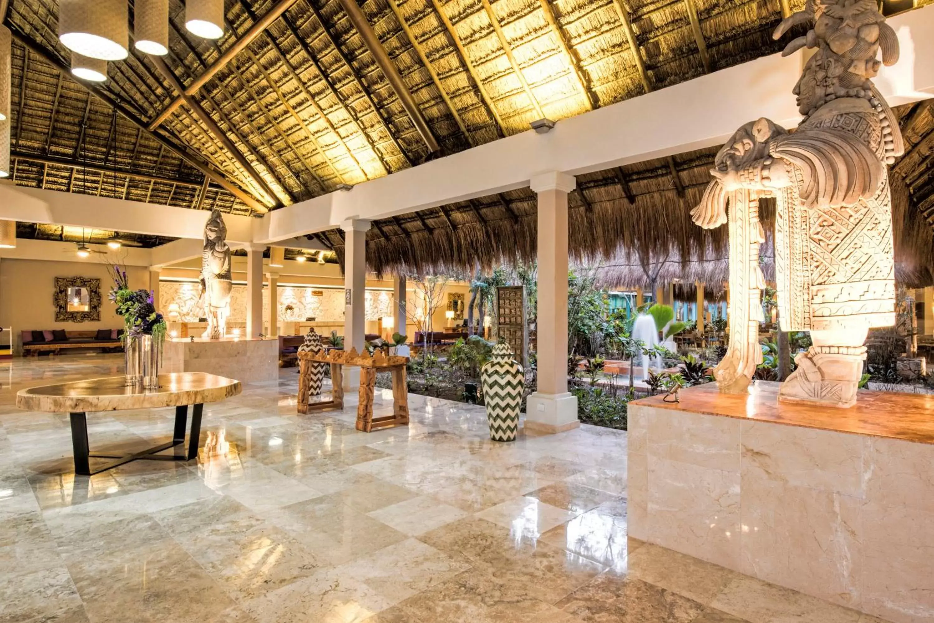 Lobby or reception, Restaurant/Places to Eat in Iberostar Tucan