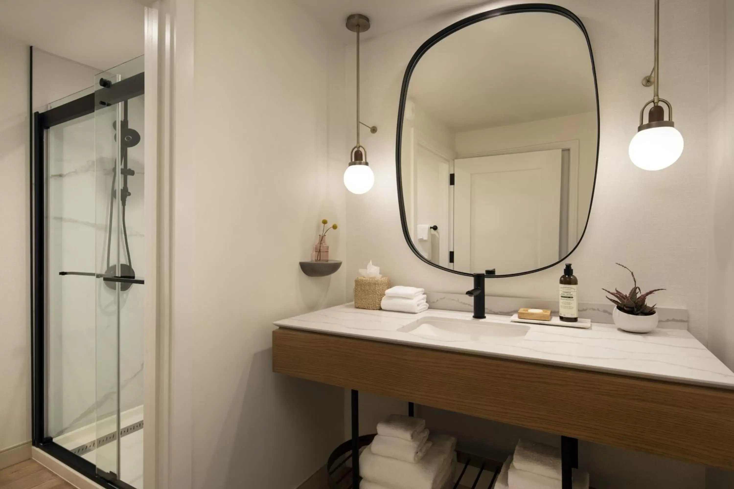 Bathroom in The Steward, Santa Barbara, a Tribute Portfolio Hotel