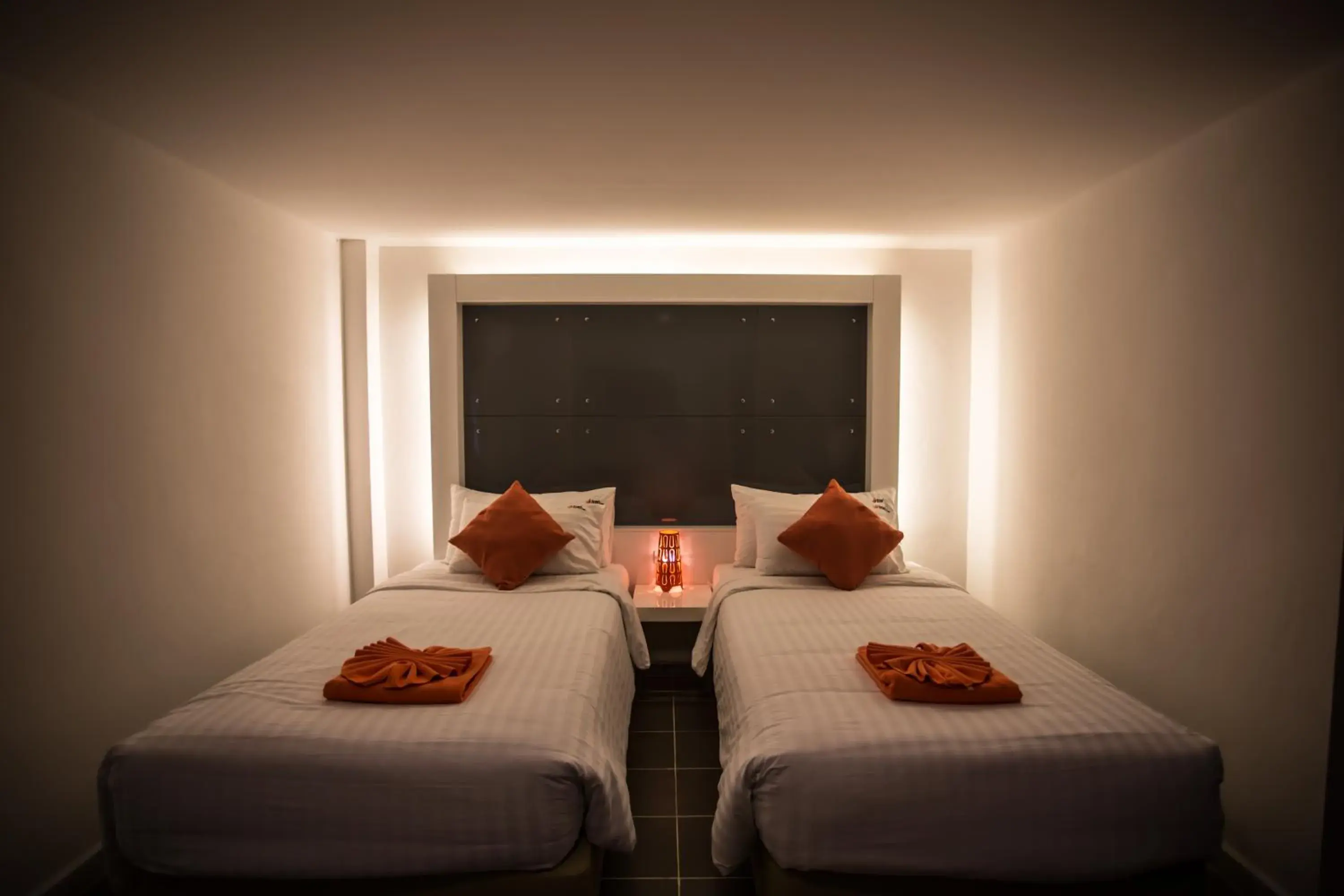 Superior Twin Room in The Original Orange Hotel Superior Twin Room in The Original Orange Hotel