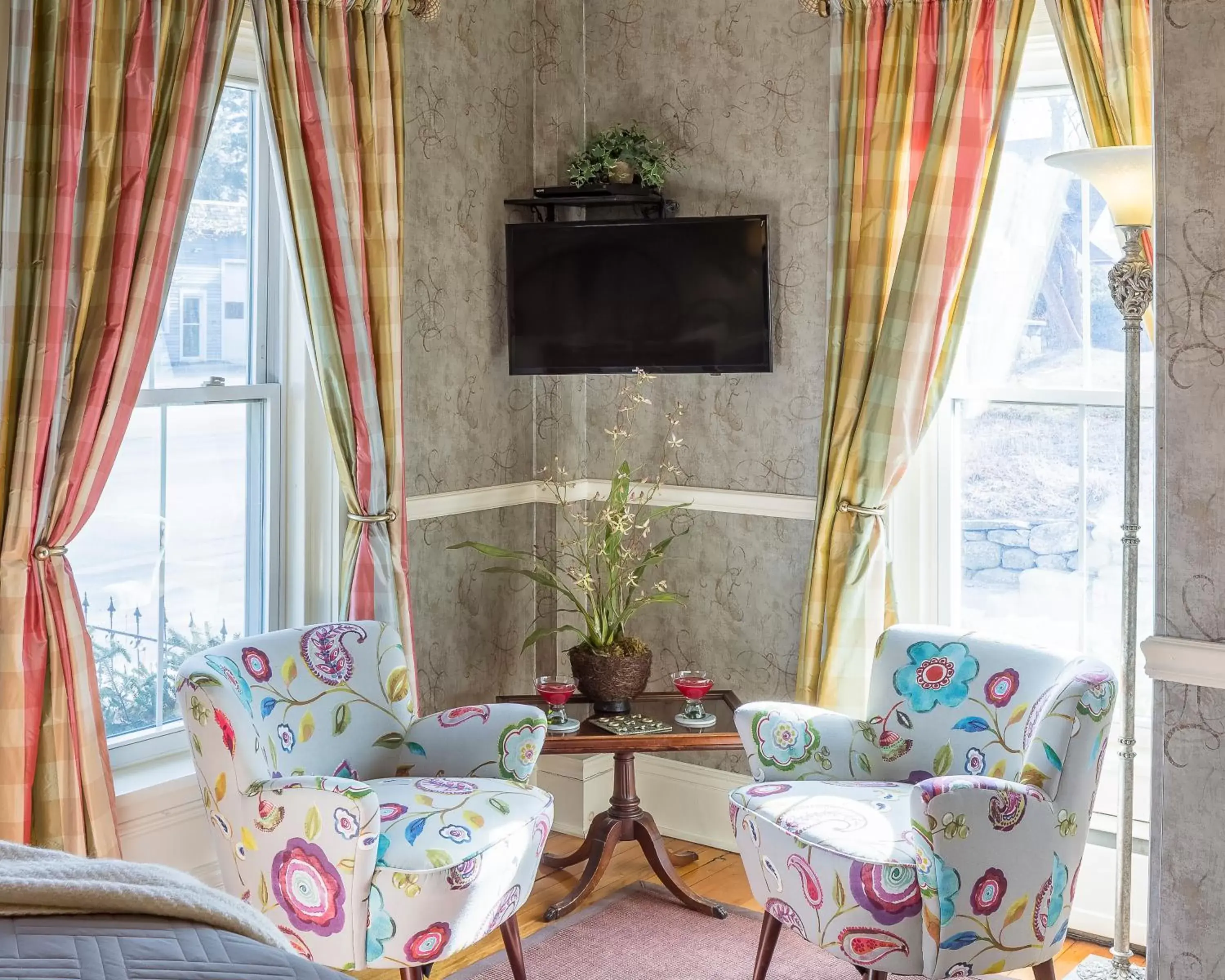 Decorative detail, Seating Area in Hartstone Inn & Hideaway