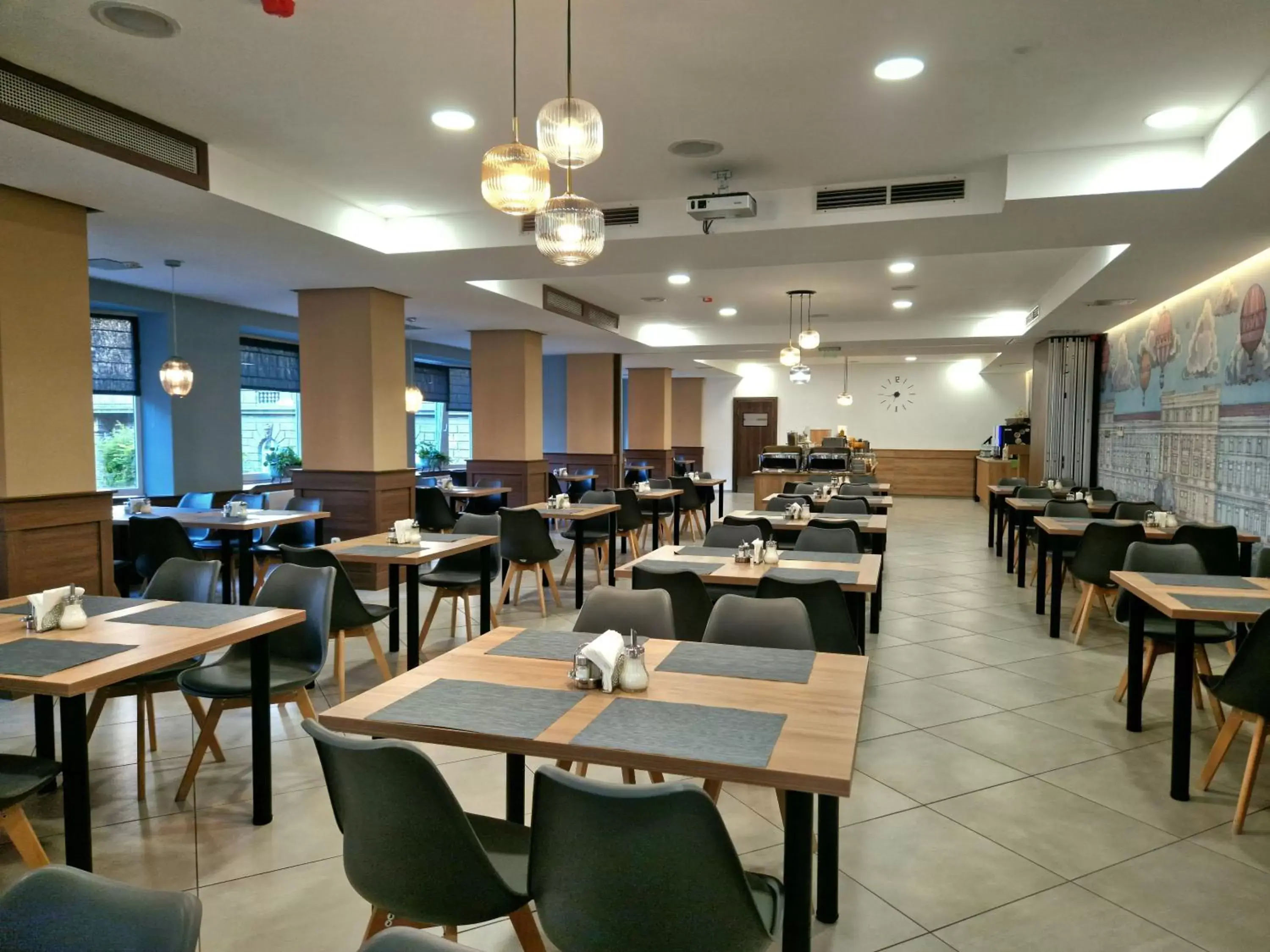 Restaurant/Places to Eat in Medos Hotel