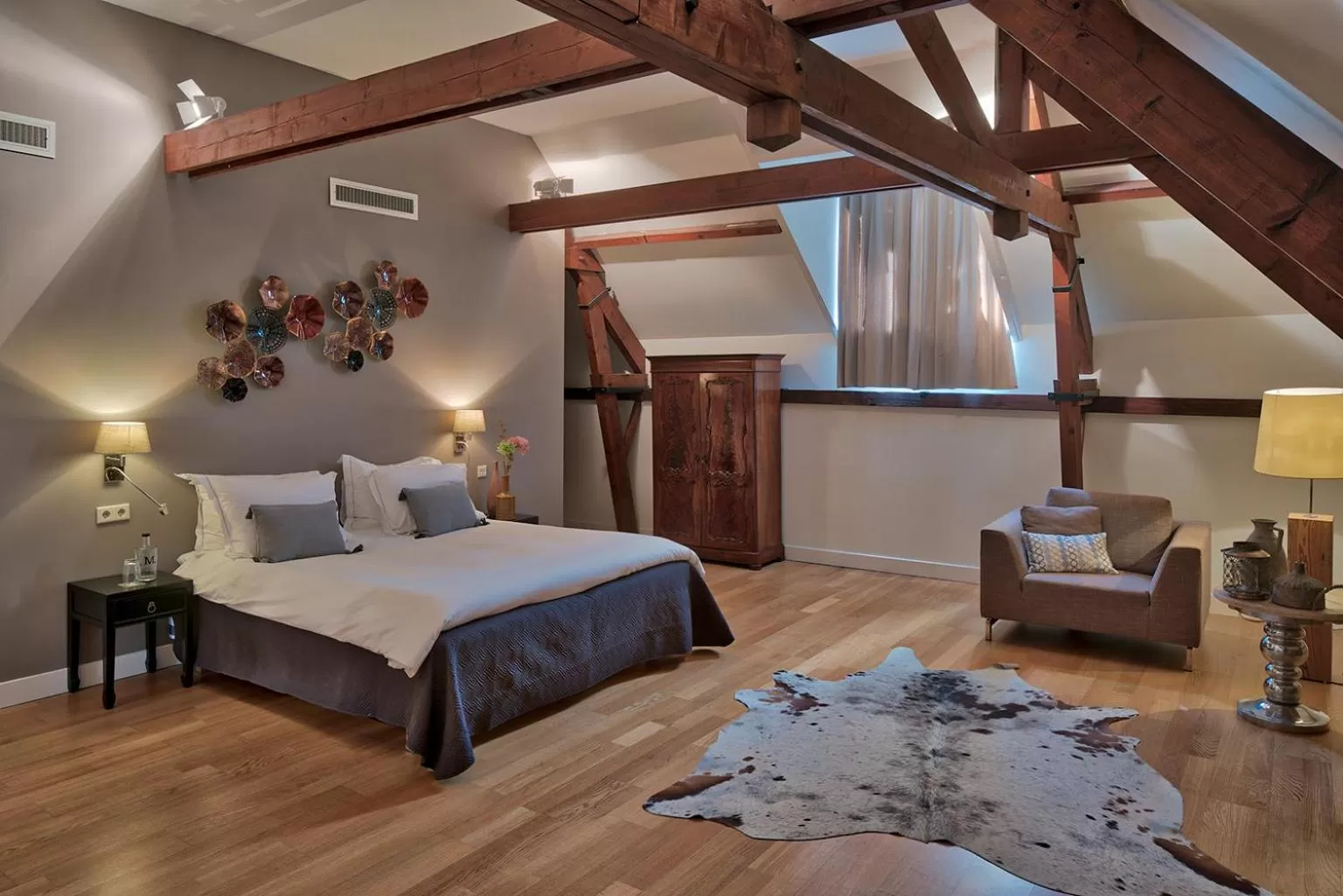 Photo of the whole room, Bed in Hotel ML