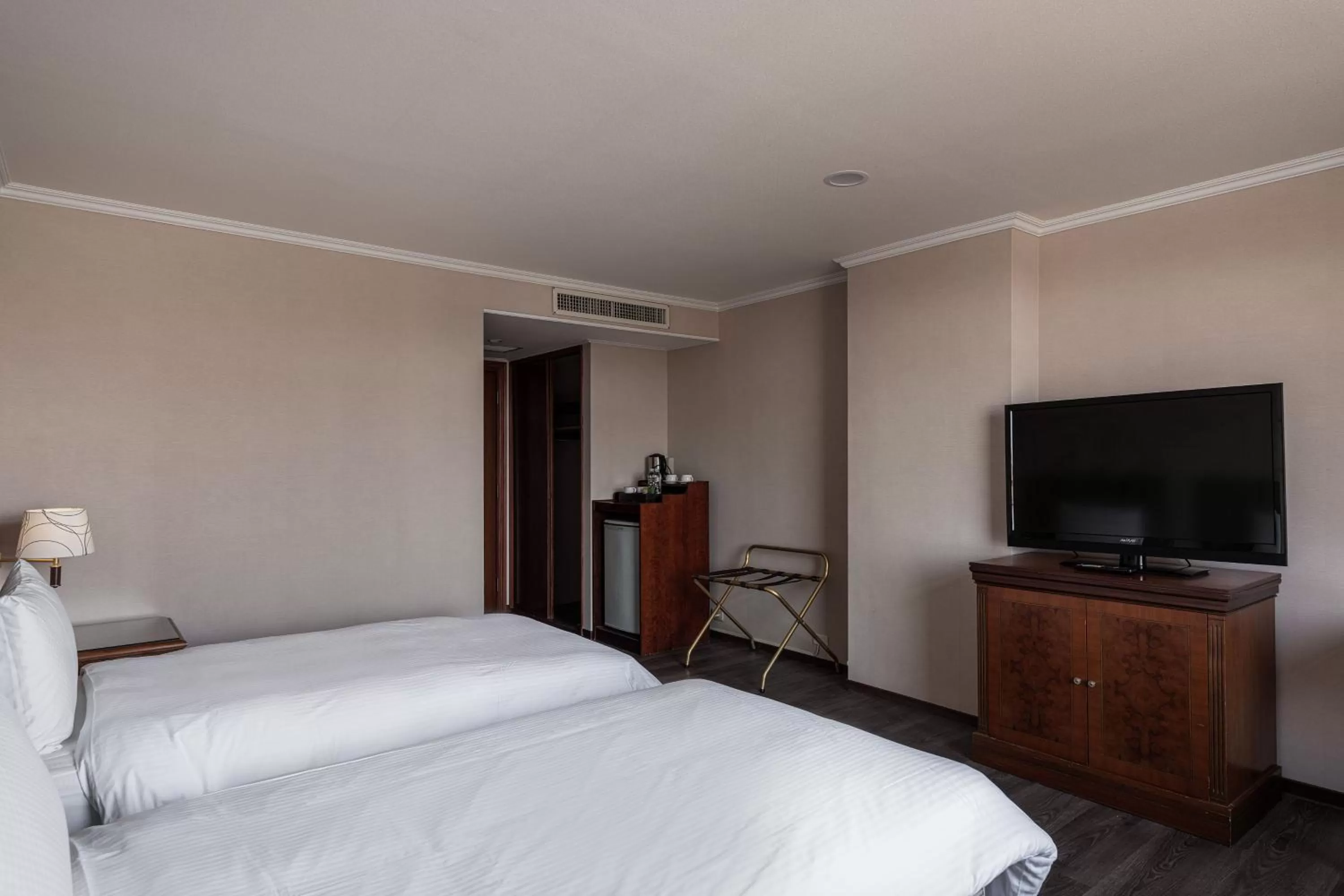 Bed in Hotel j-Metropolis