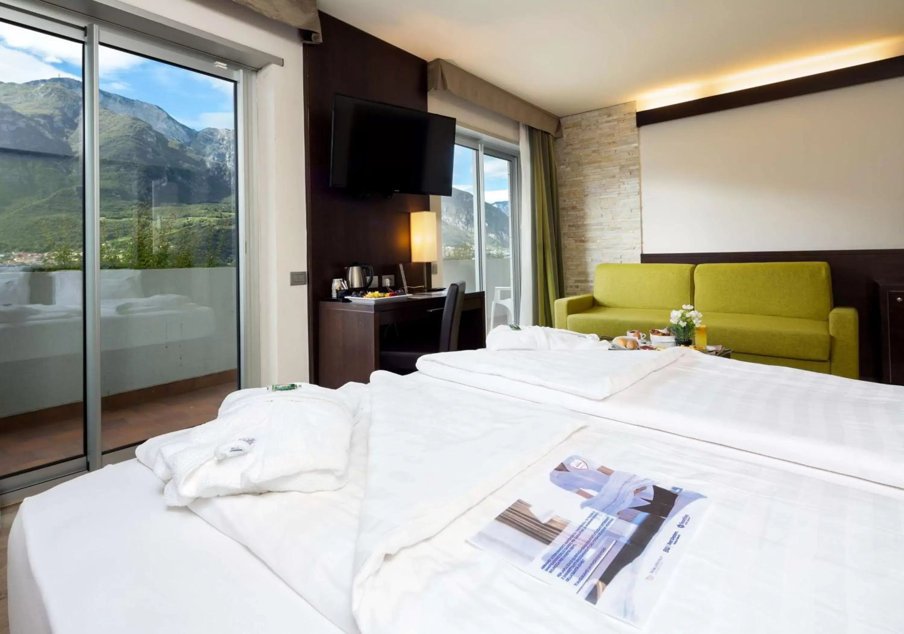 Living room, Bed in Best Western Hotel Adige