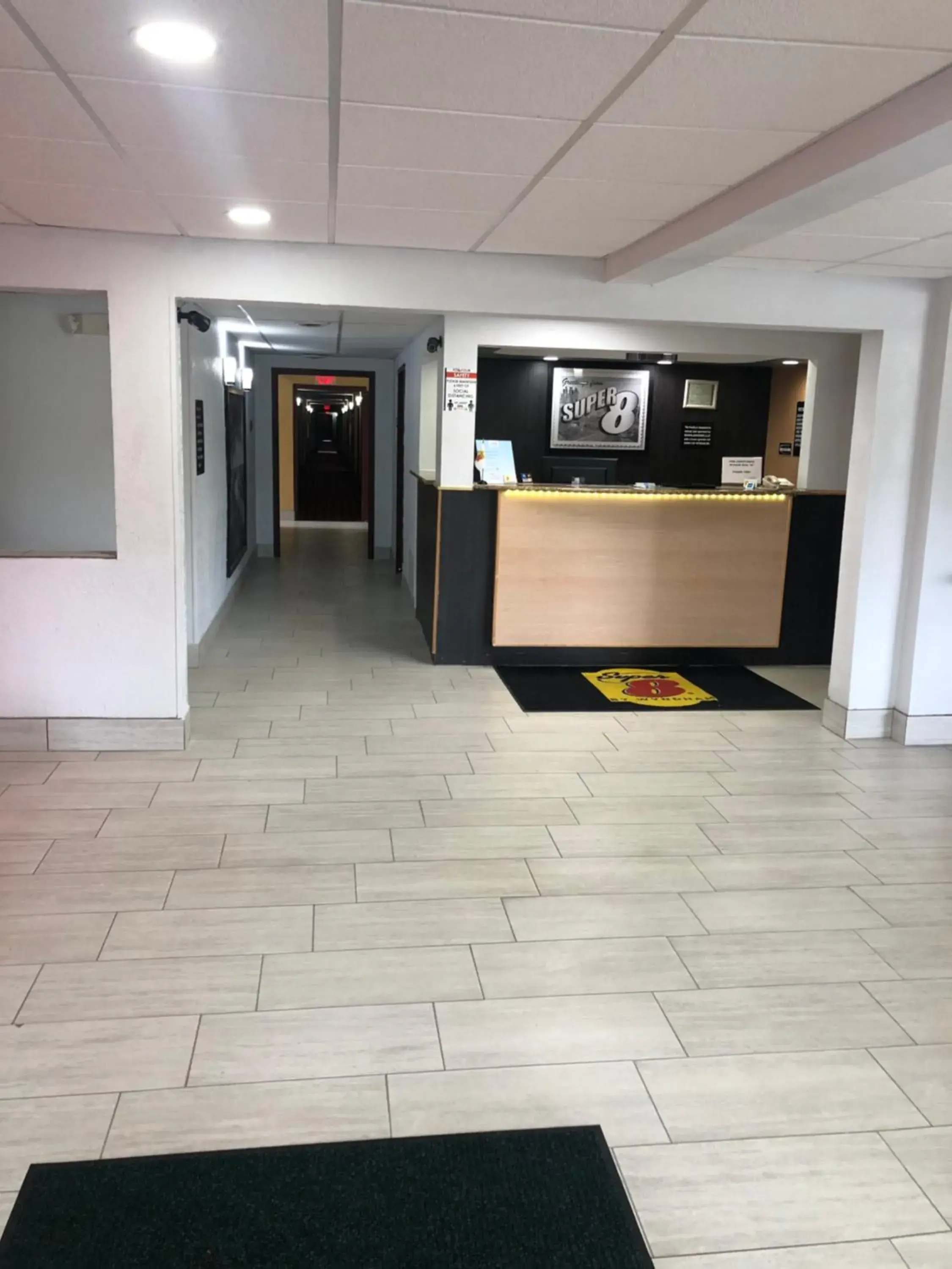 Lobby/Reception in Super 8 by Wyndham Plover Stevens Point Area