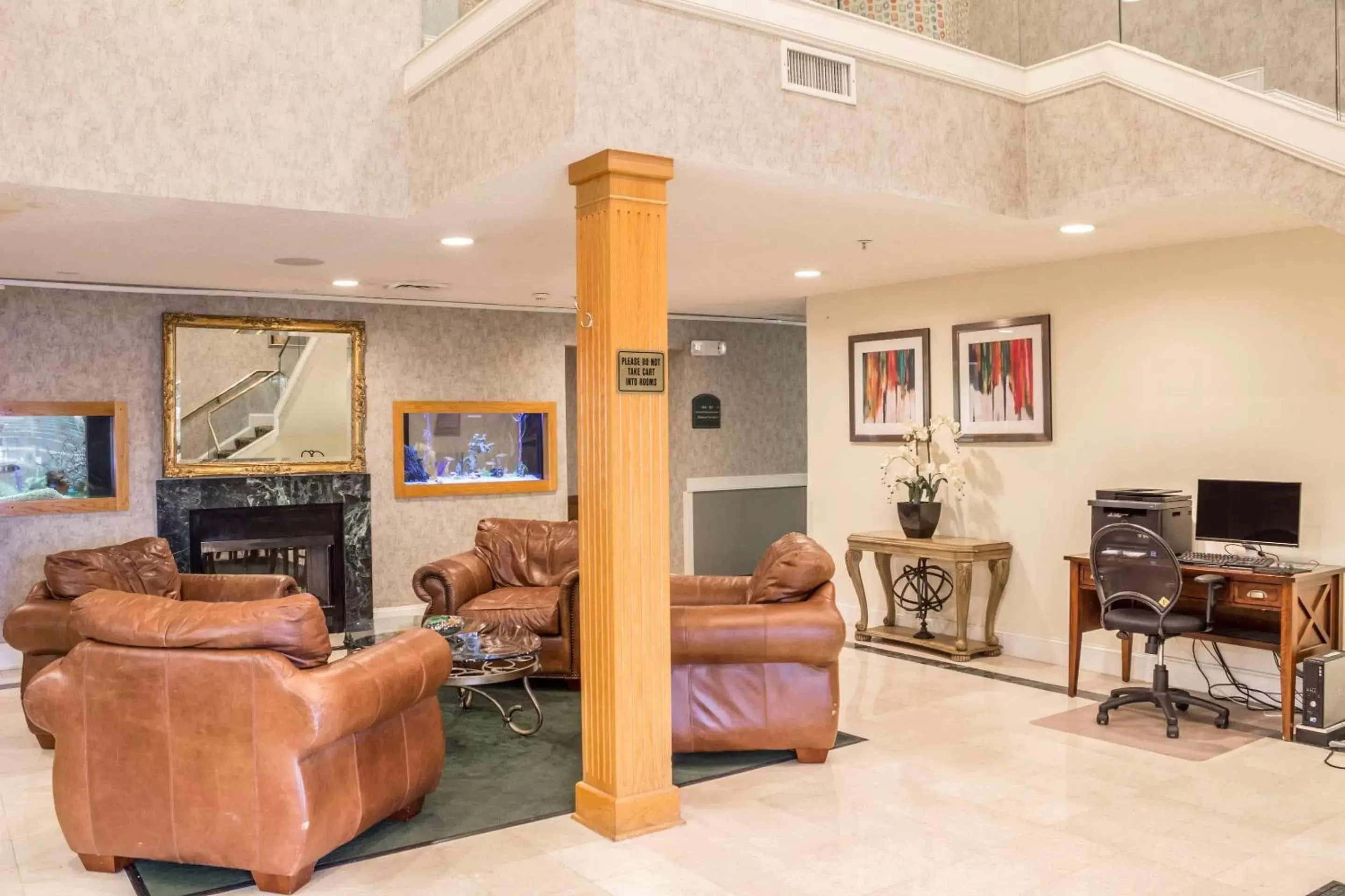 Lobby or reception, Seating Area in Econo Lodge Raleigh near Walnut Creek Amphitheatre